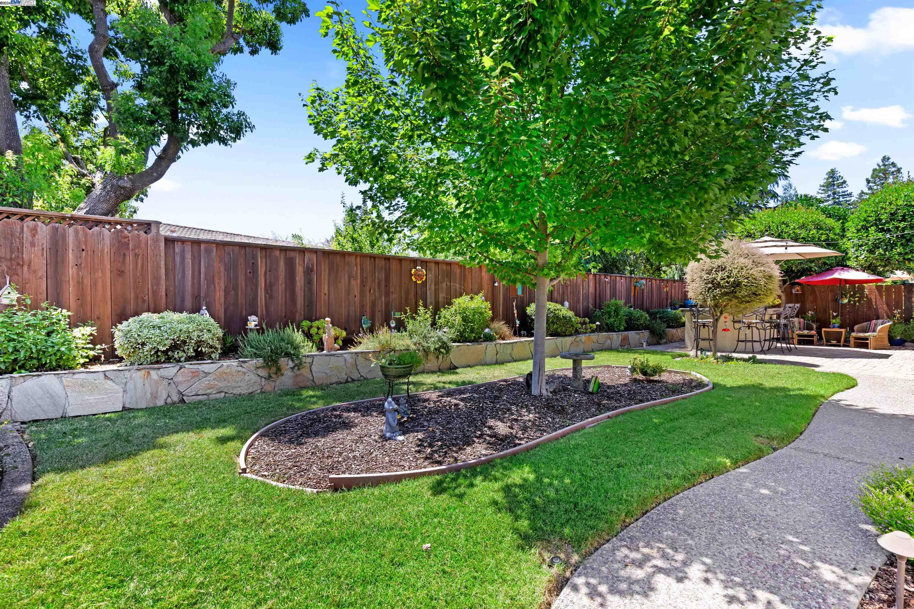 5962 Hansen Dr