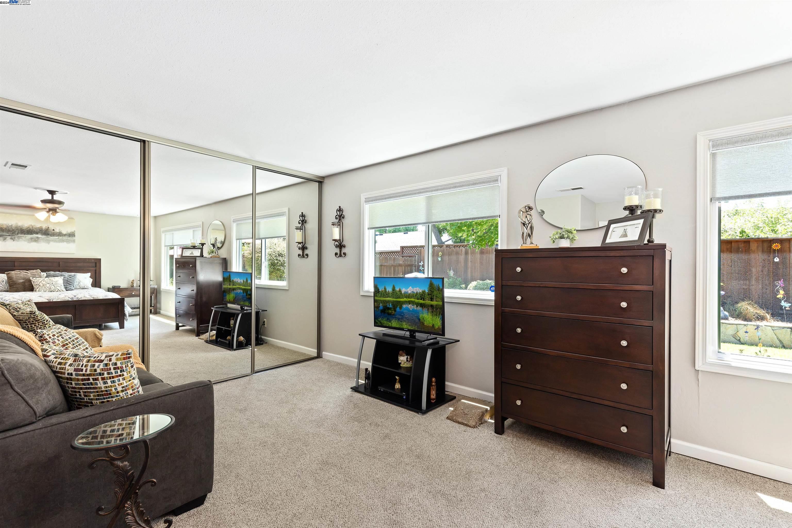 5962 Hansen Dr