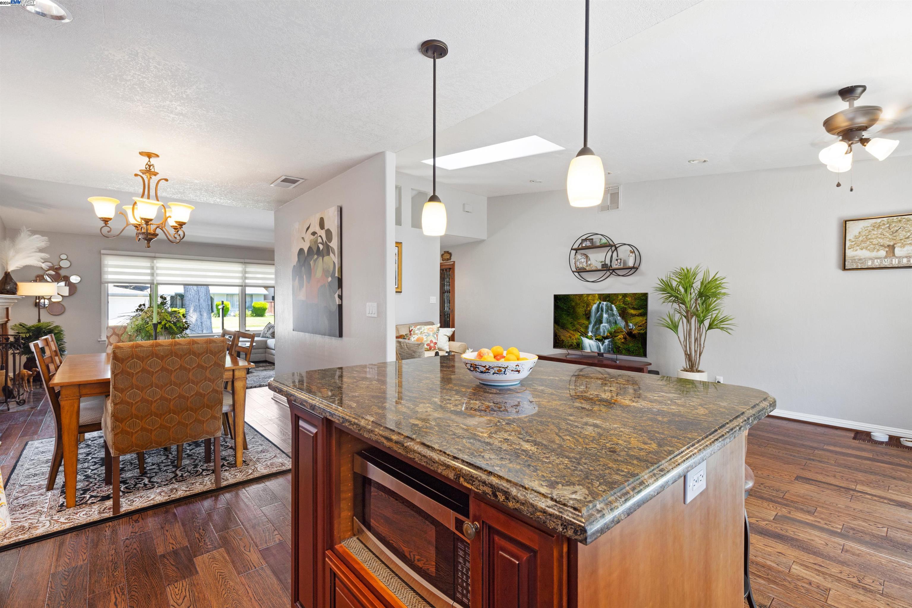 5962 Hansen Dr