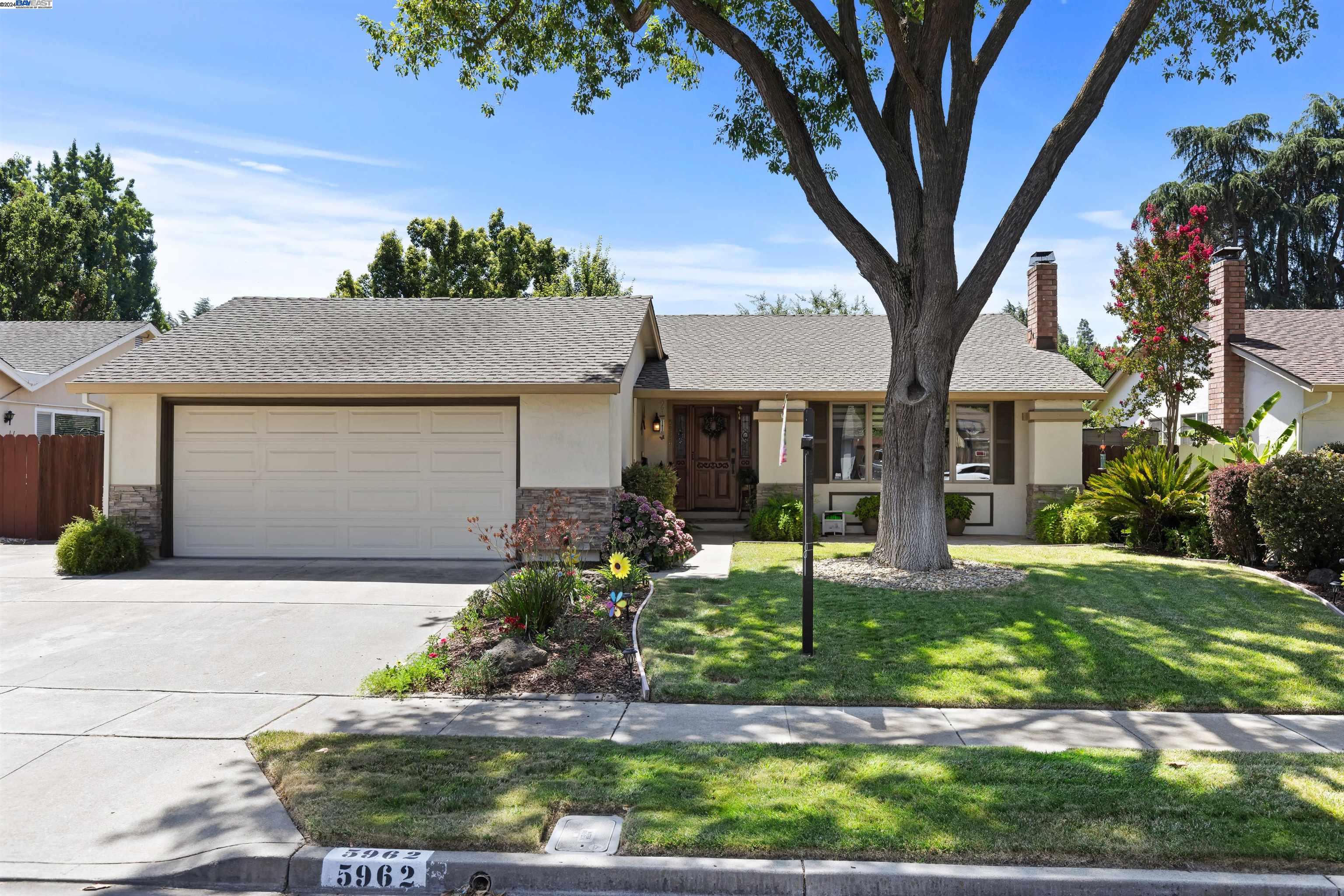 5962 Hansen Dr