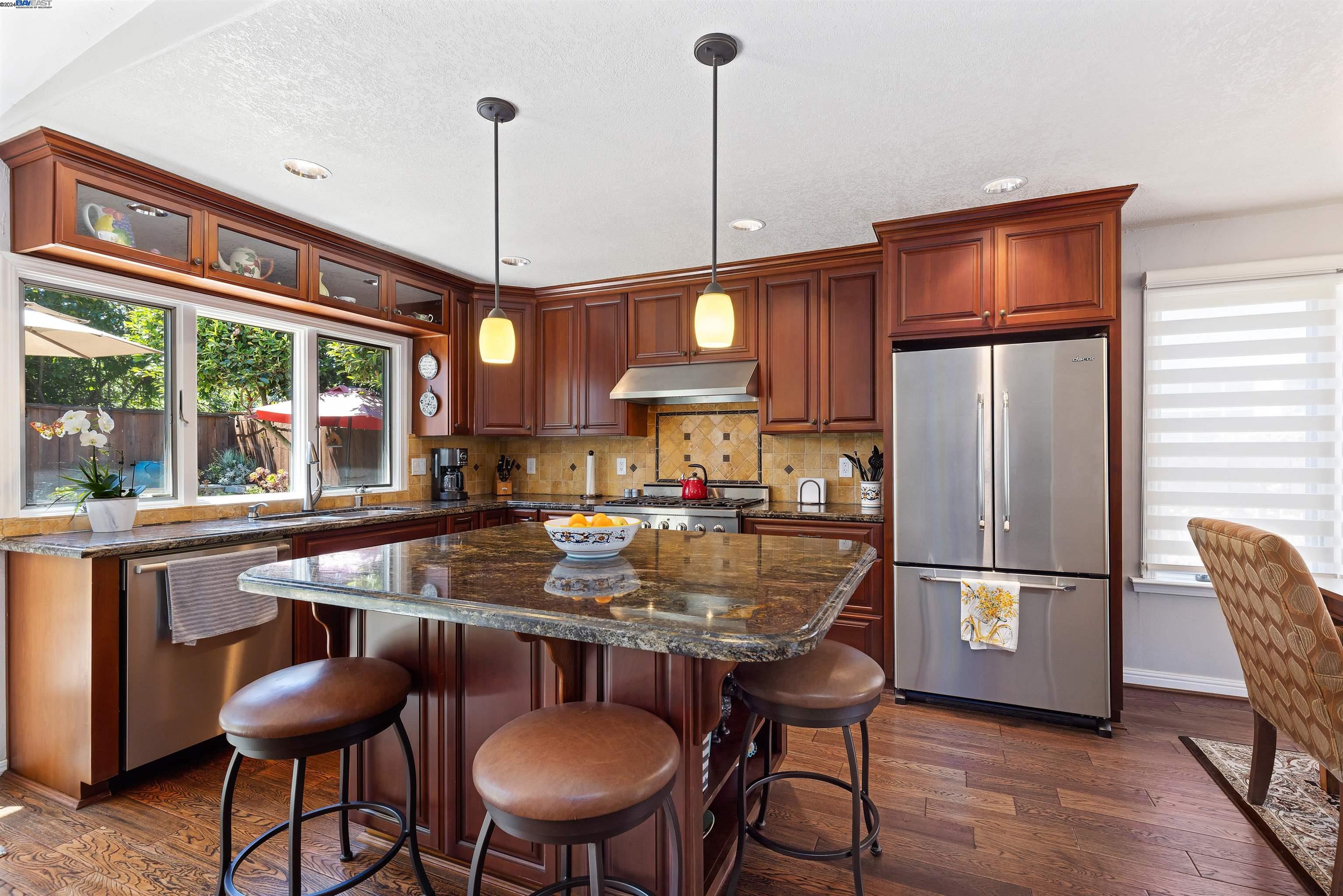 5962 Hansen Dr