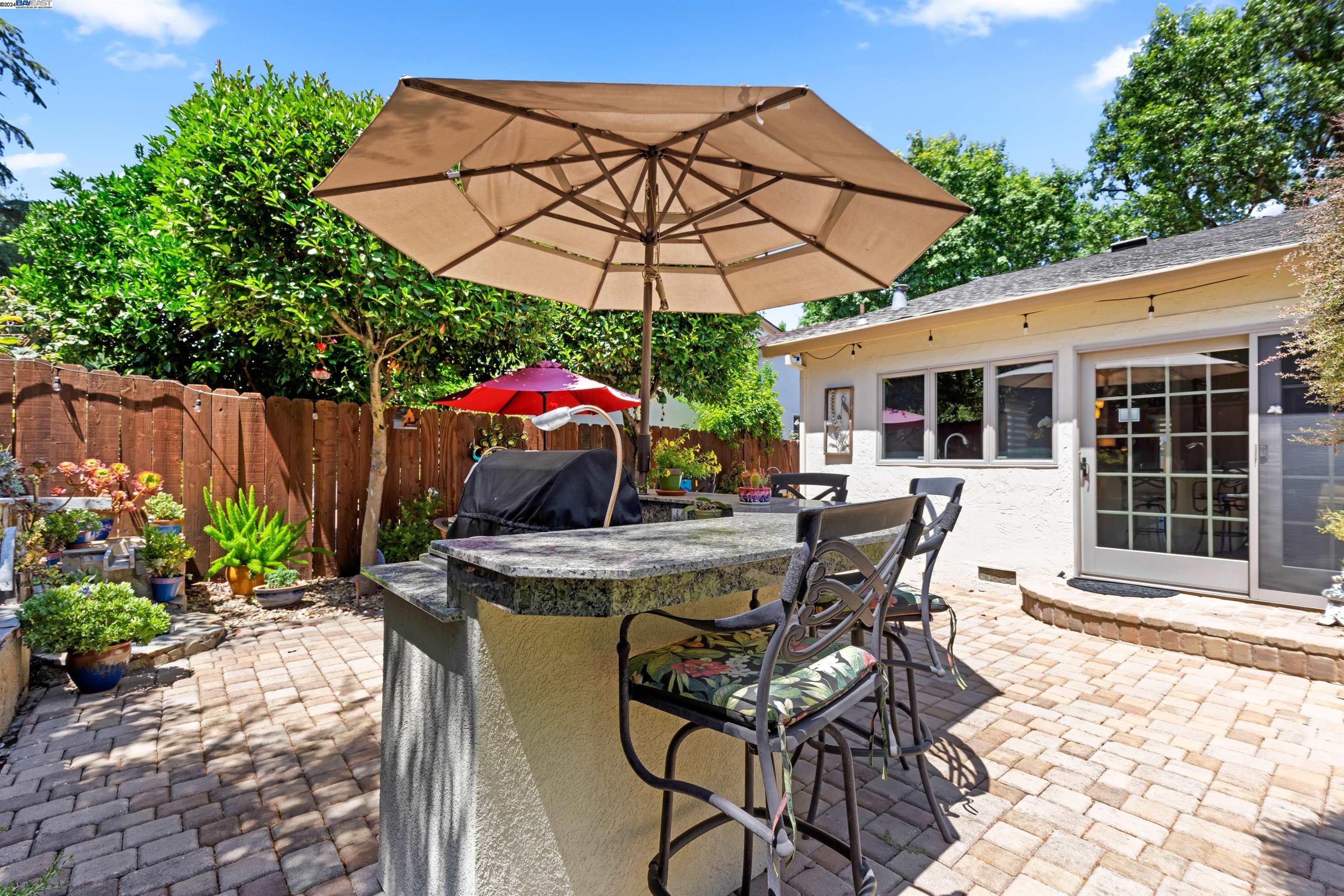 5962 Hansen Dr