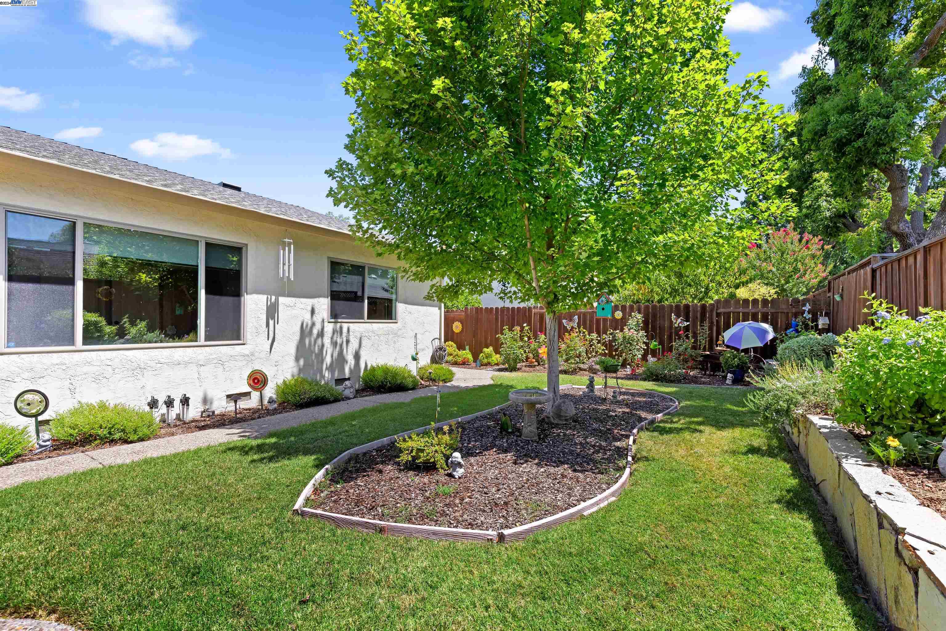 5962 Hansen Dr