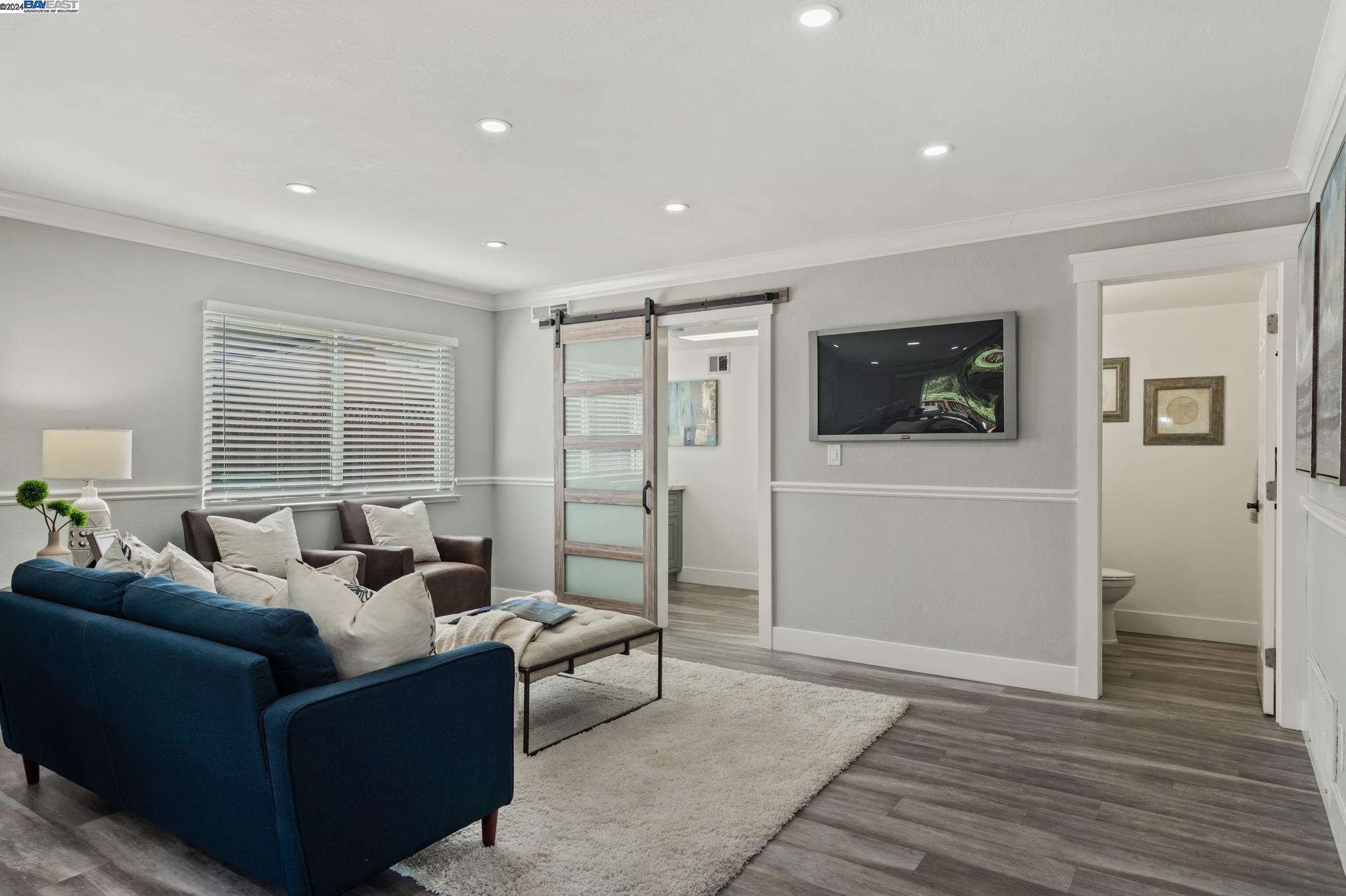 3624 La Mesa Dr