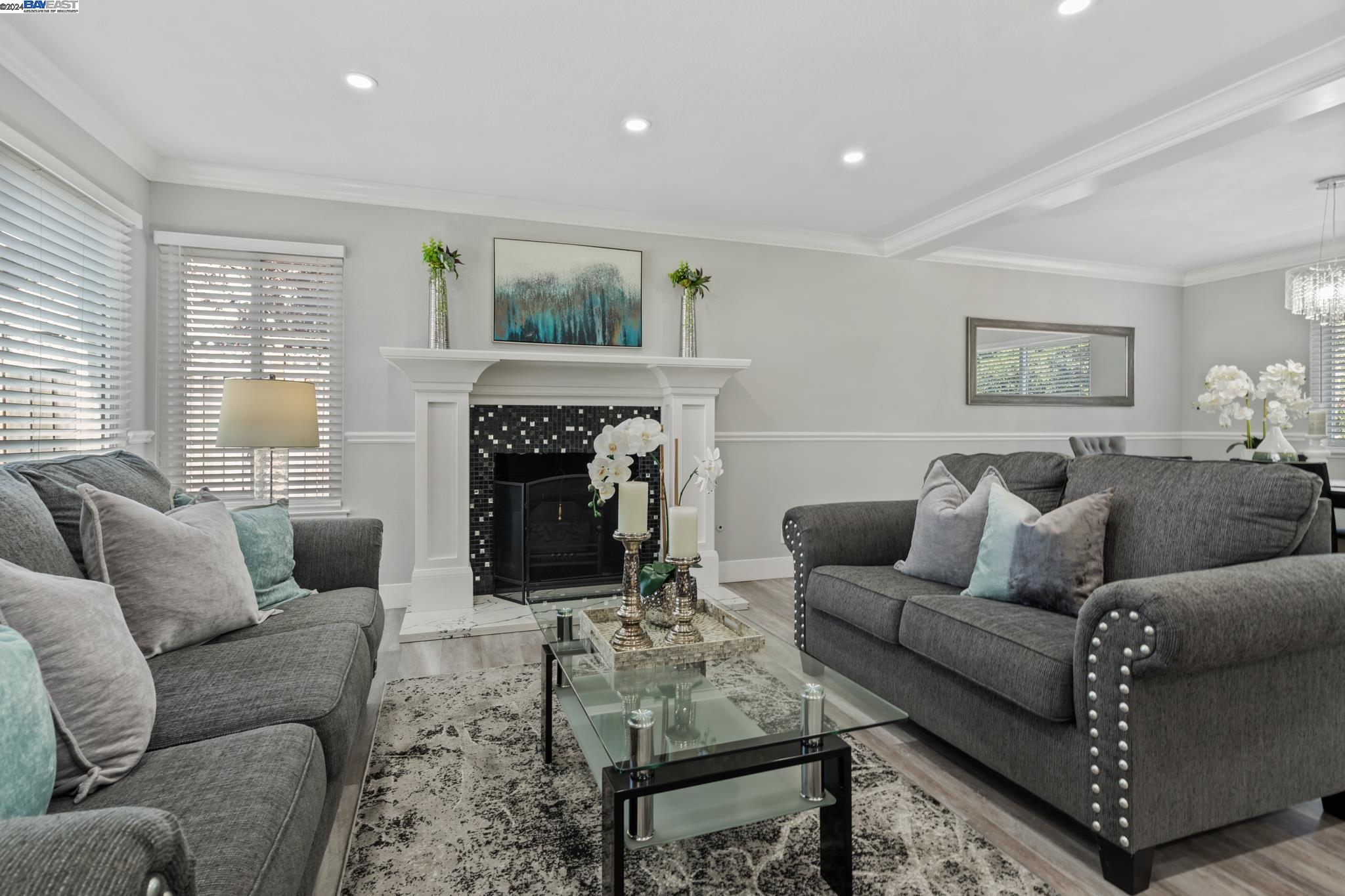 3624 La Mesa Dr