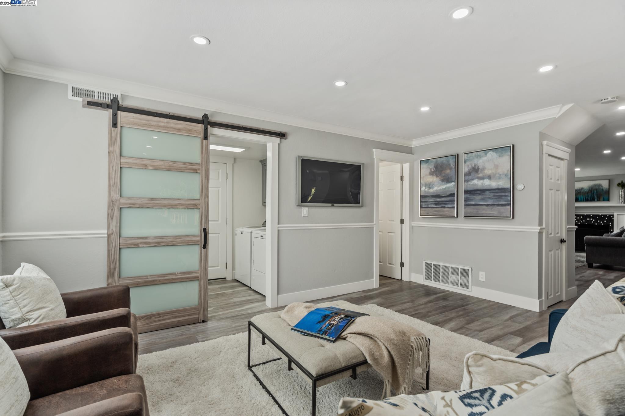 3624 La Mesa Dr