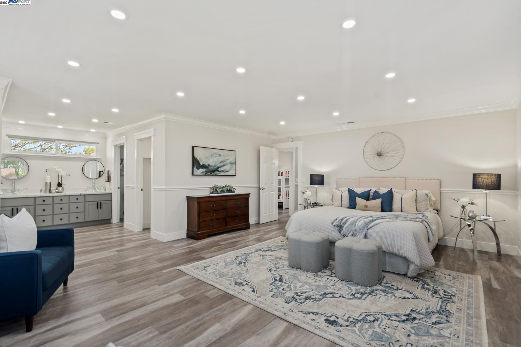 3624 La Mesa Dr