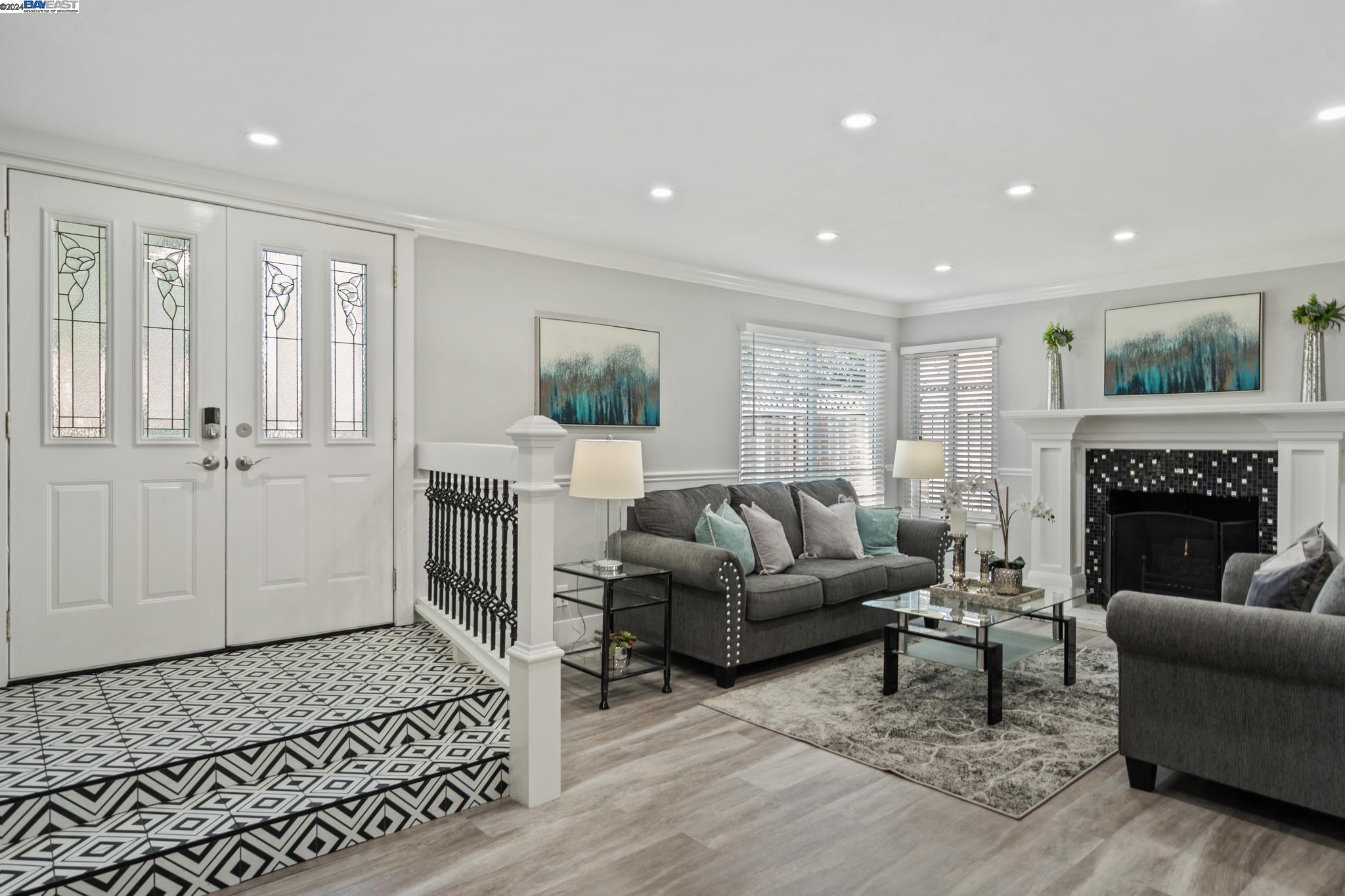 3624 La Mesa Dr