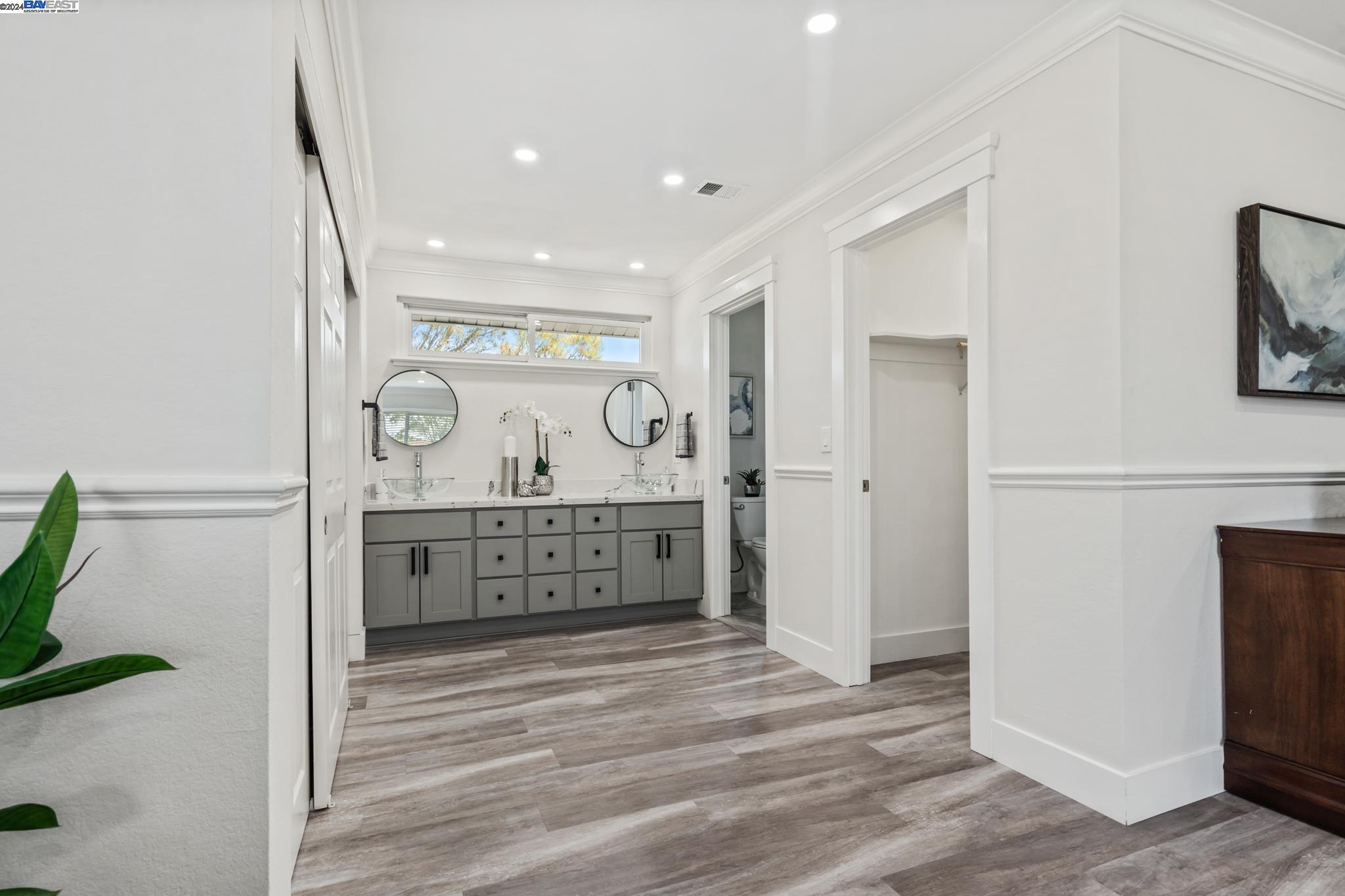 3624 La Mesa Dr