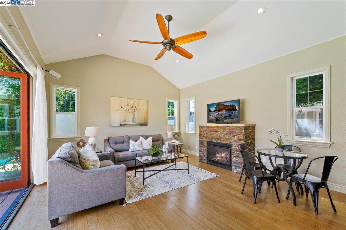1616 Cindy Way