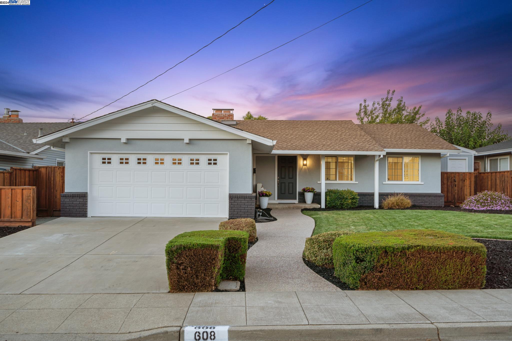 608 Caliente Ave