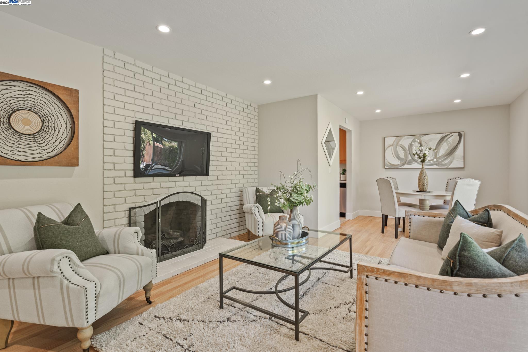 608 Caliente Ave