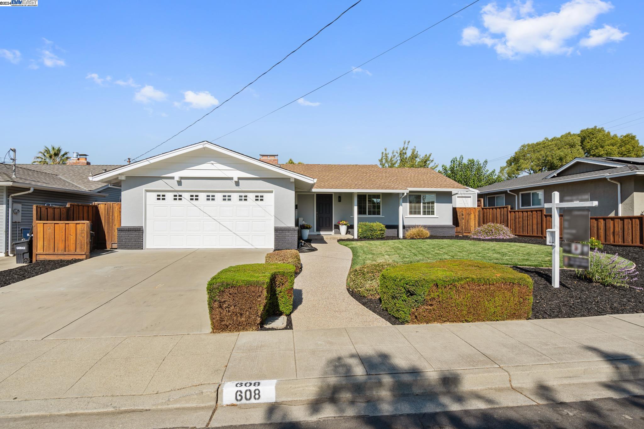 608 Caliente Ave