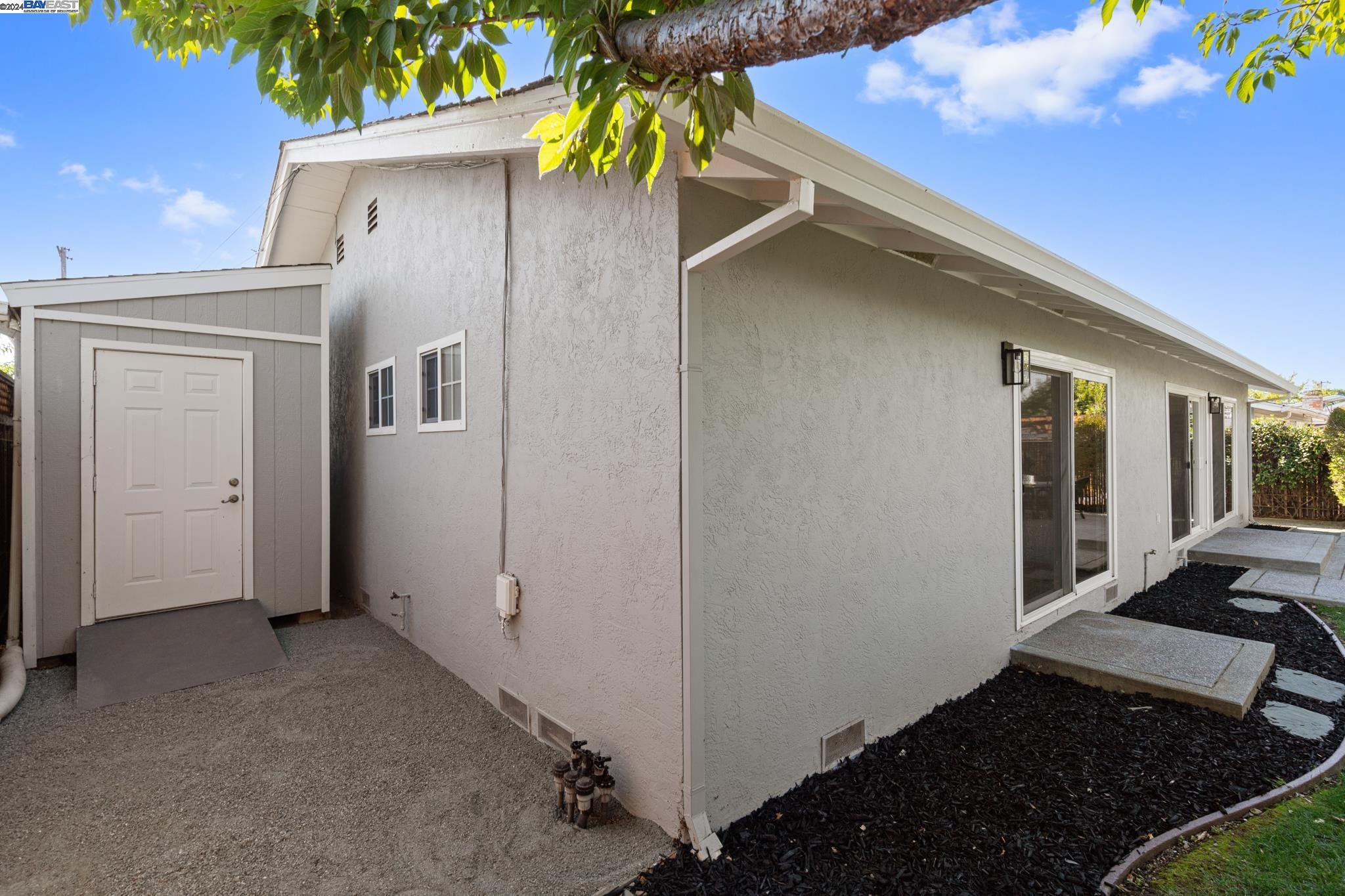 608 Caliente Ave