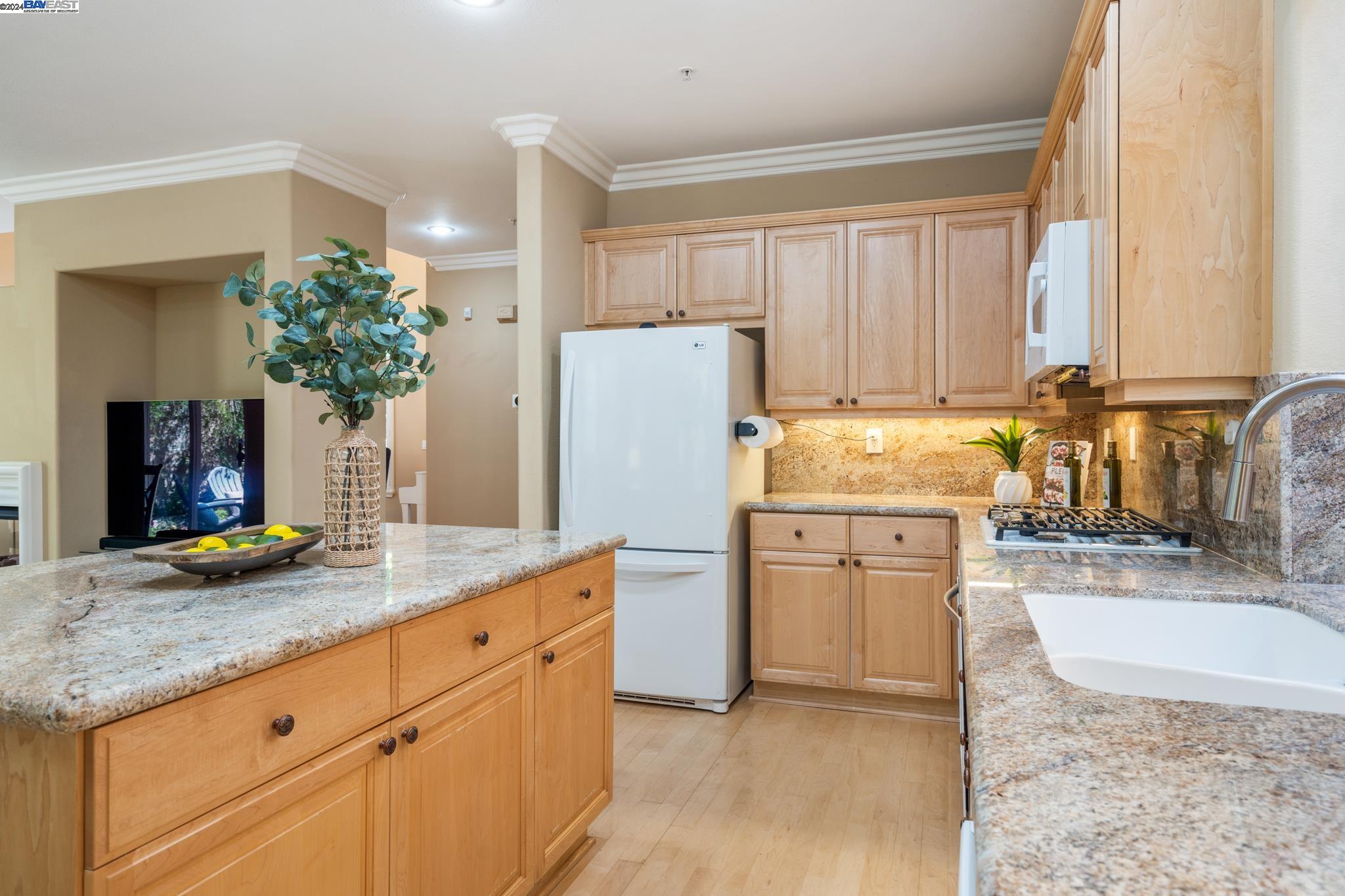 5719 Athenour Ct