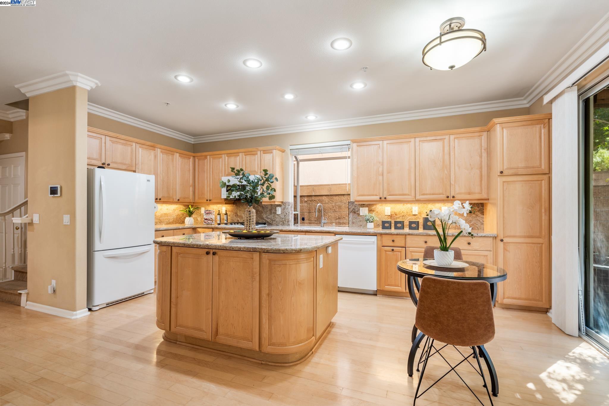 5719 Athenour Ct