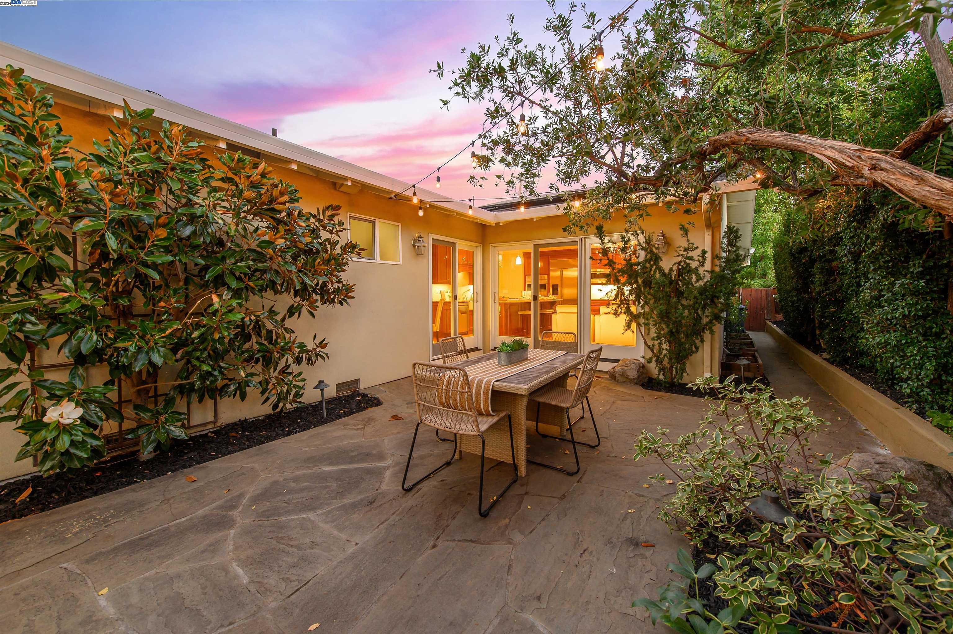 327 Christina Ct