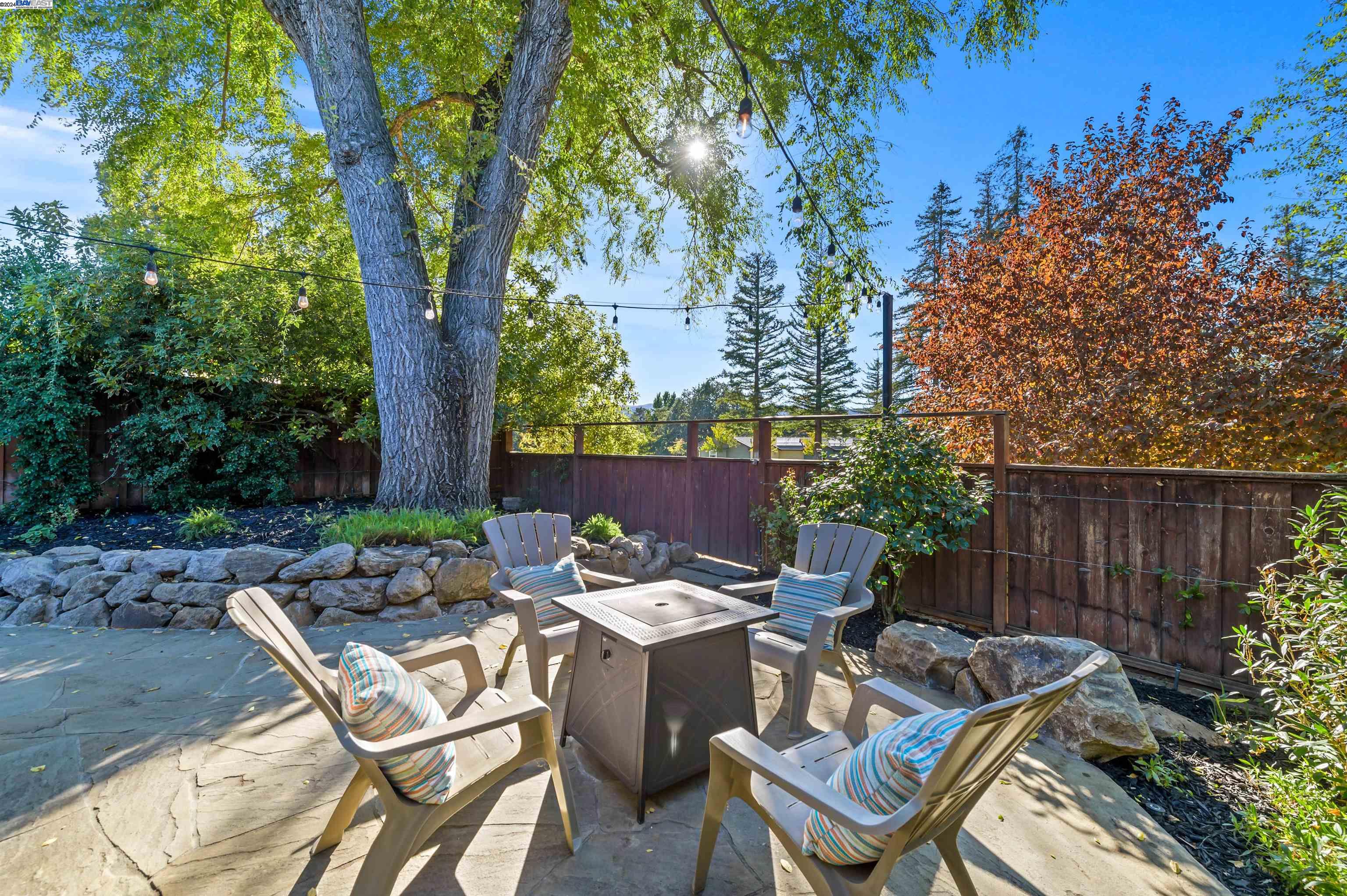 327 Christina Ct