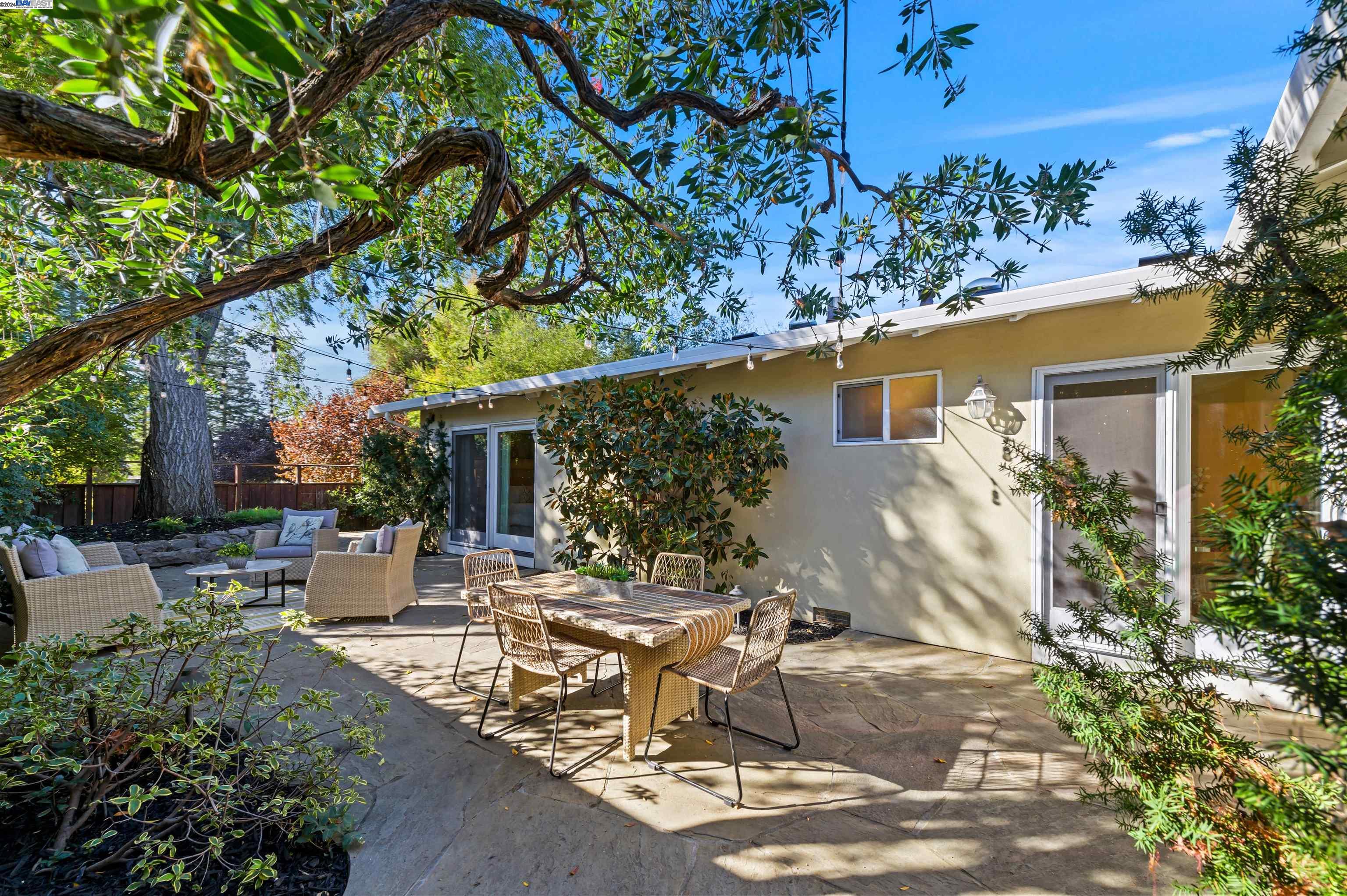 327 Christina Ct