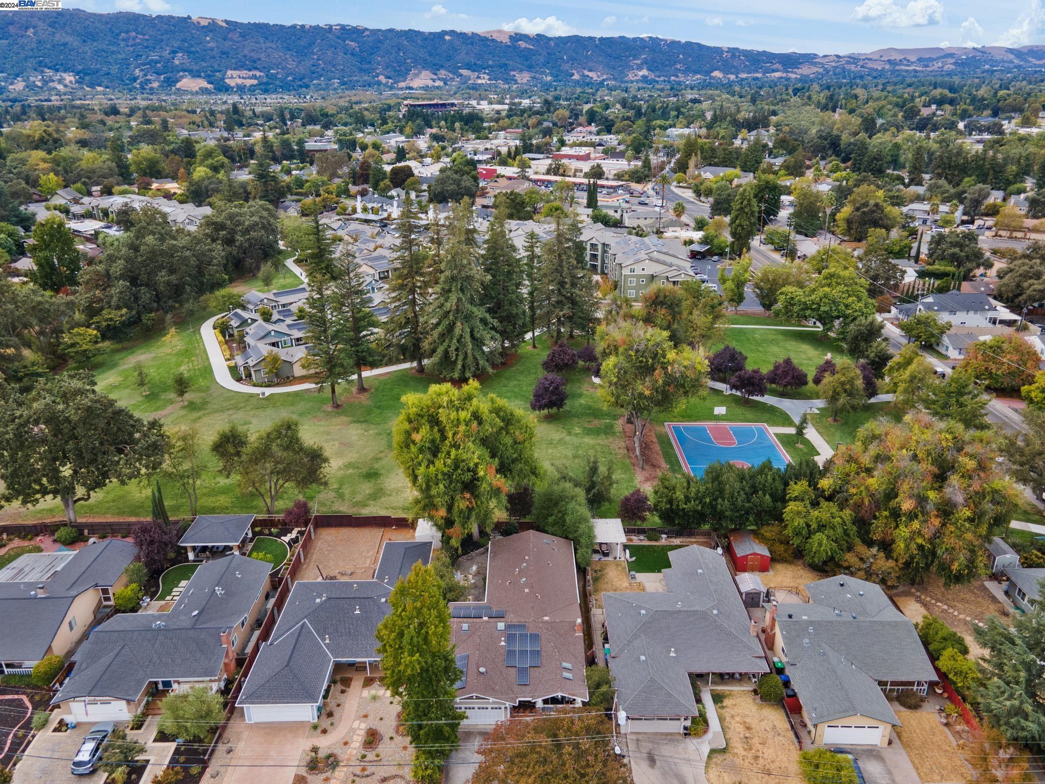 327 Christina Ct