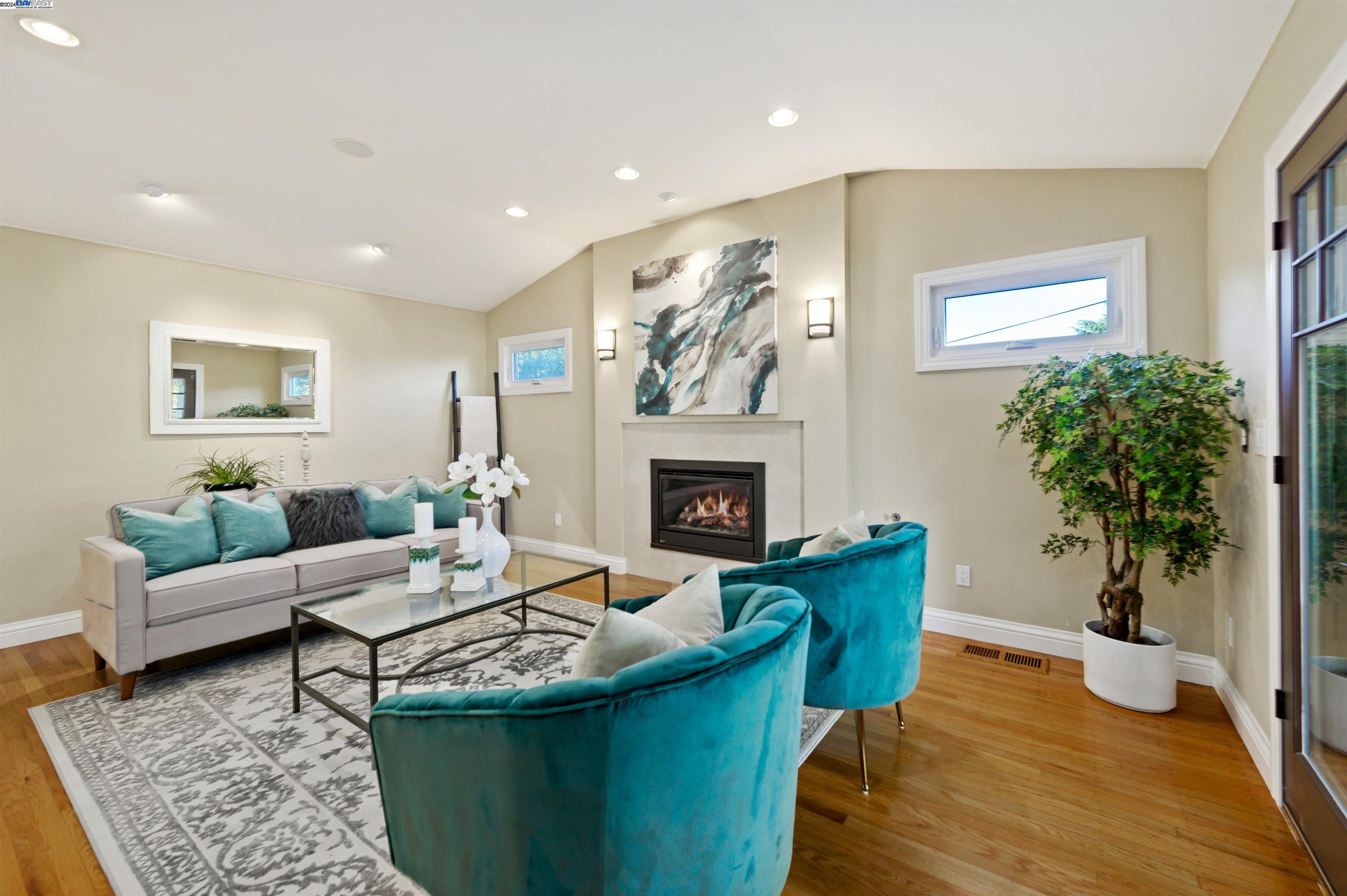 327 Christina Ct