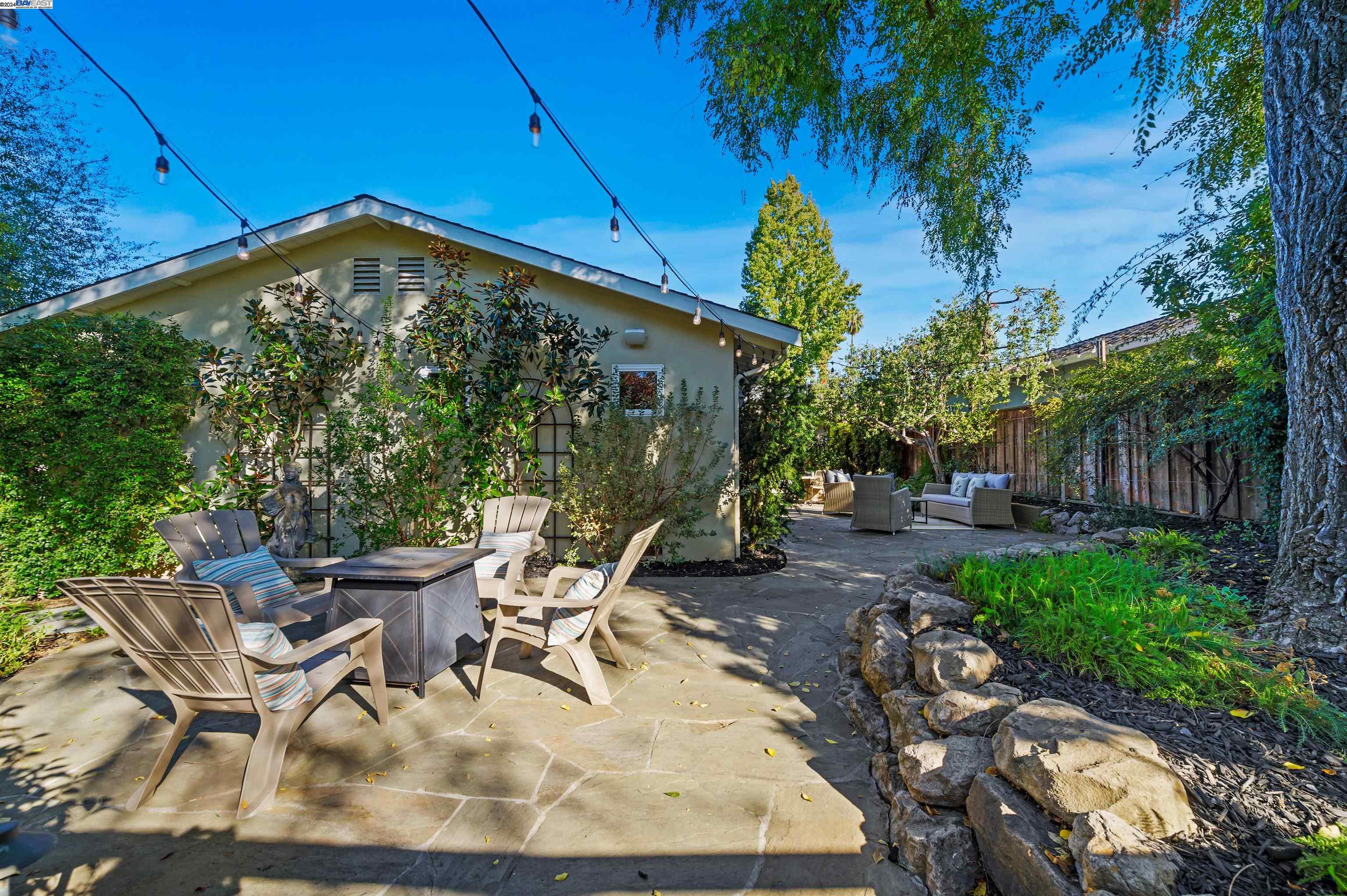 327 Christina Ct