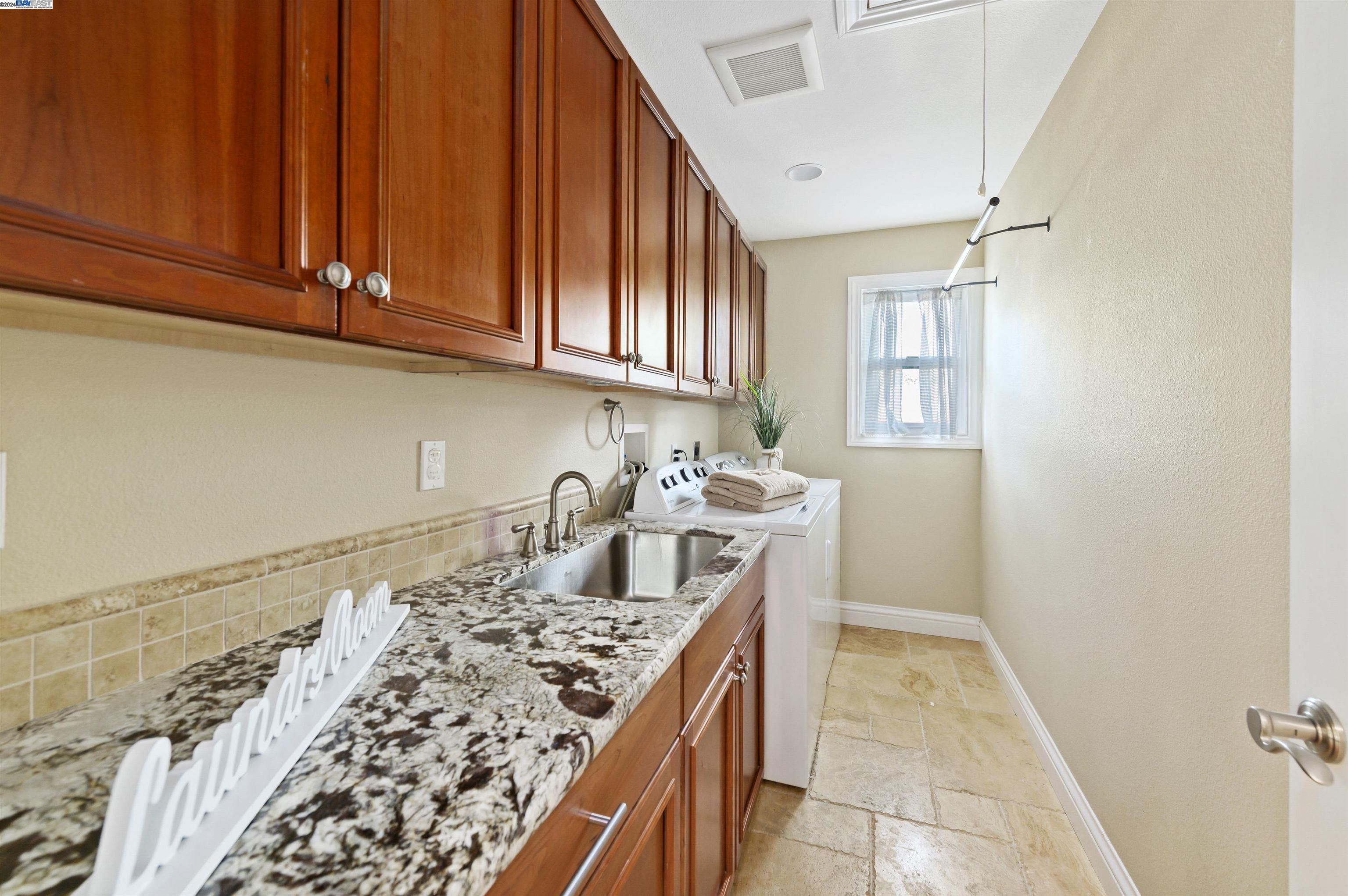 327 Christina Ct