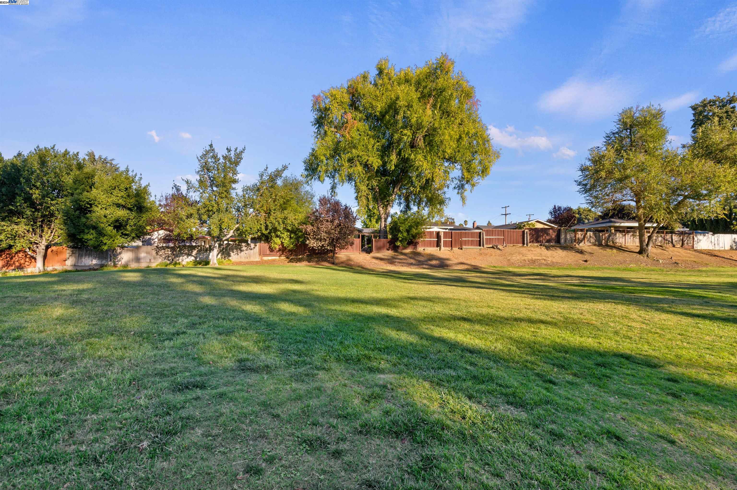 327 Christina Ct