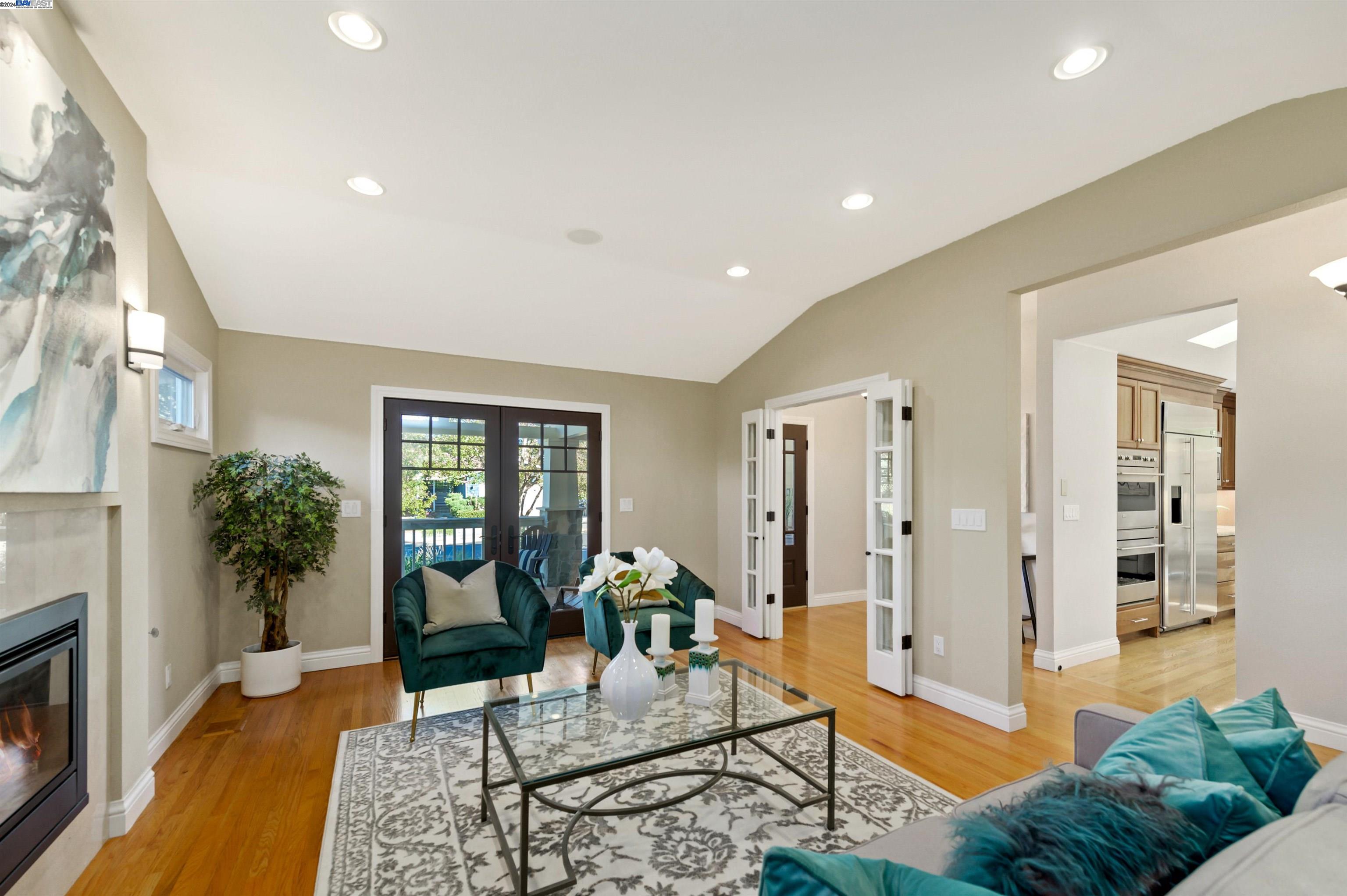 327 Christina Ct