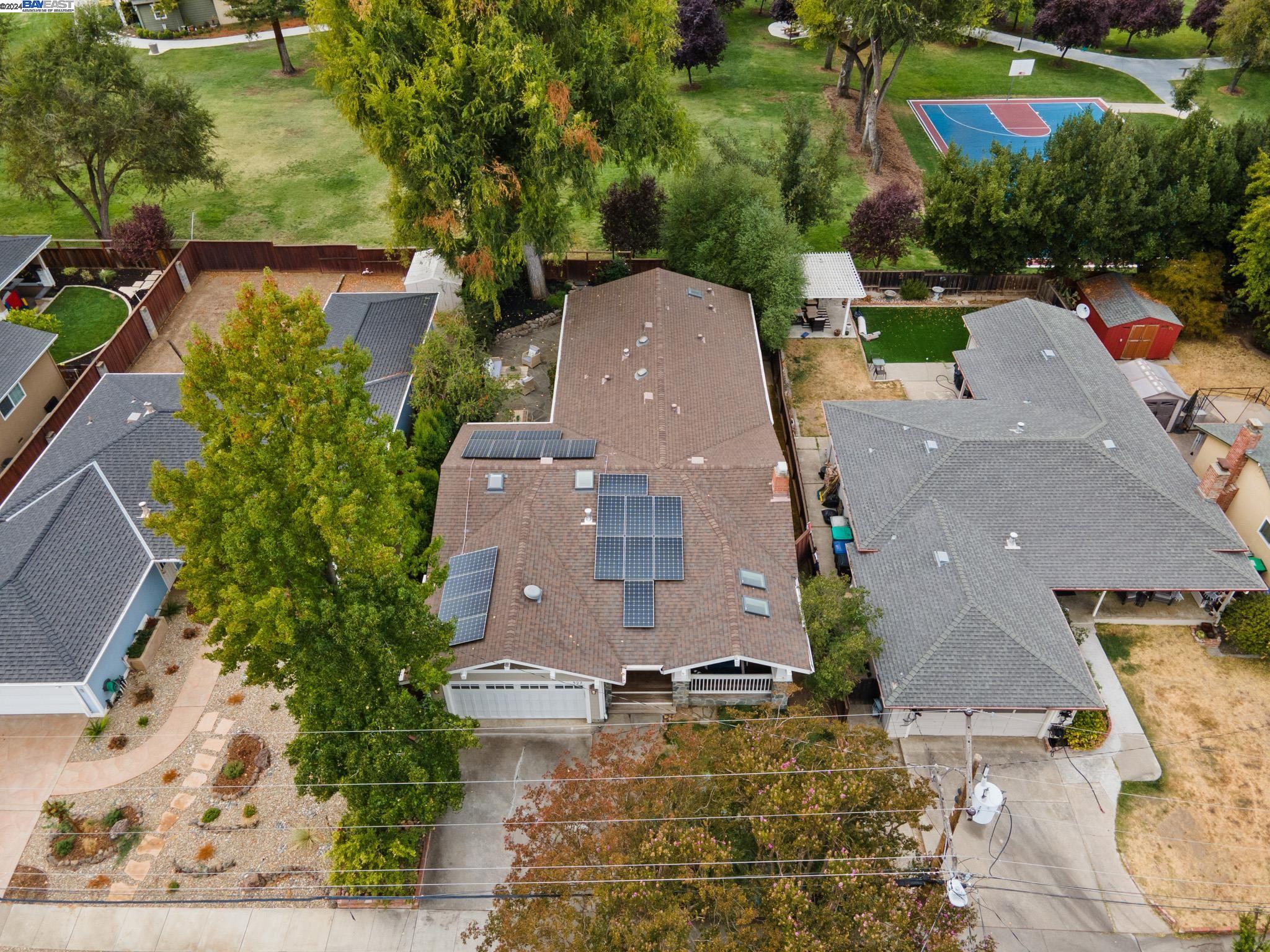 327 Christina Ct