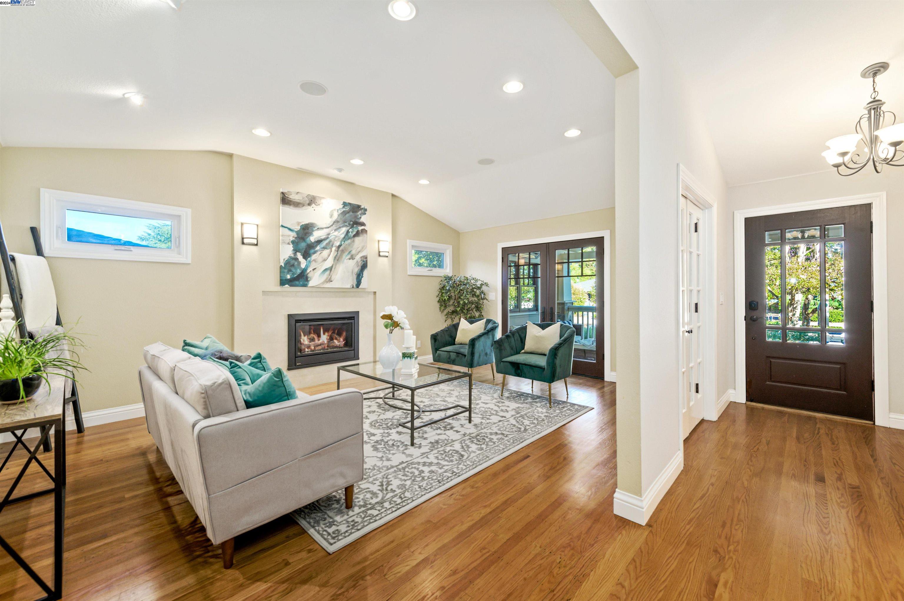 327 Christina Ct