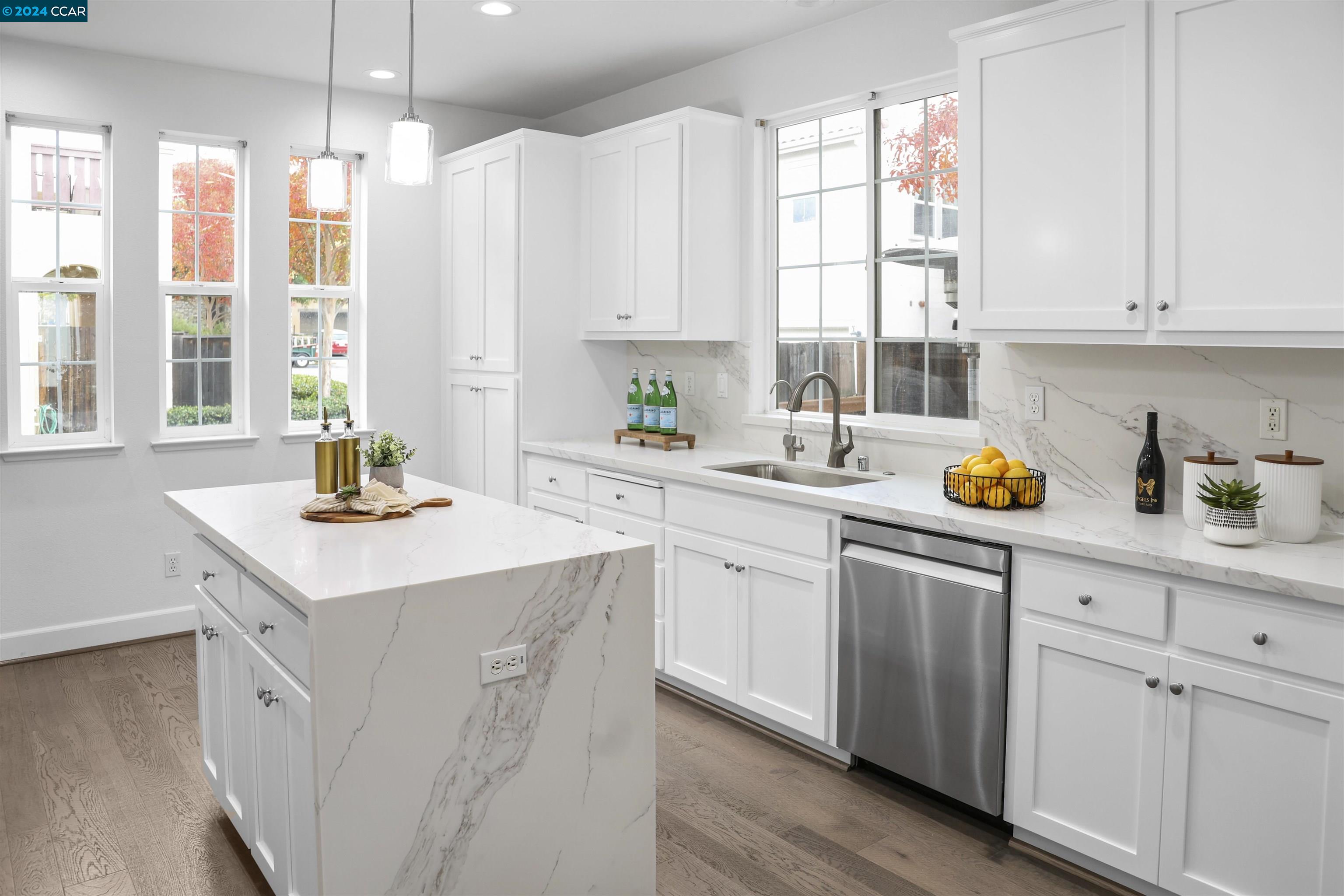 2810 Lemon Common