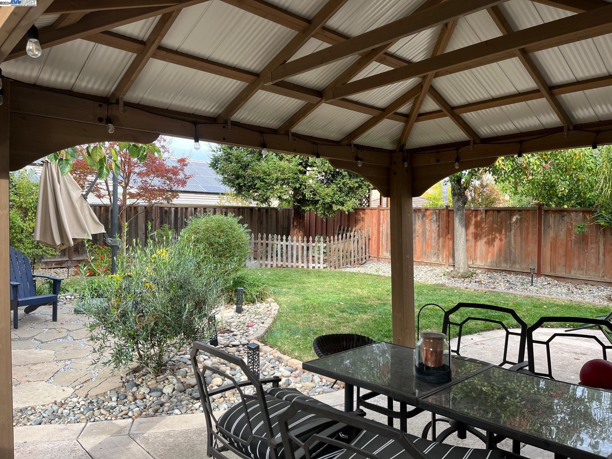 1483 Rebecca Dr