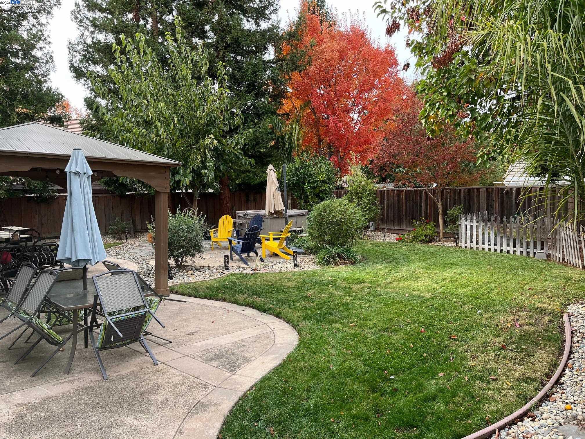 1483 Rebecca Dr