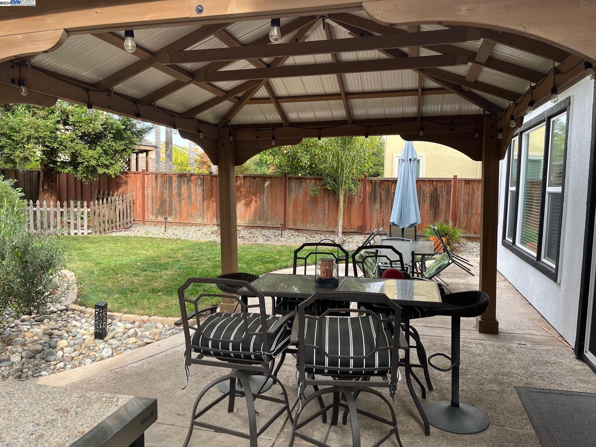 1483 Rebecca Dr