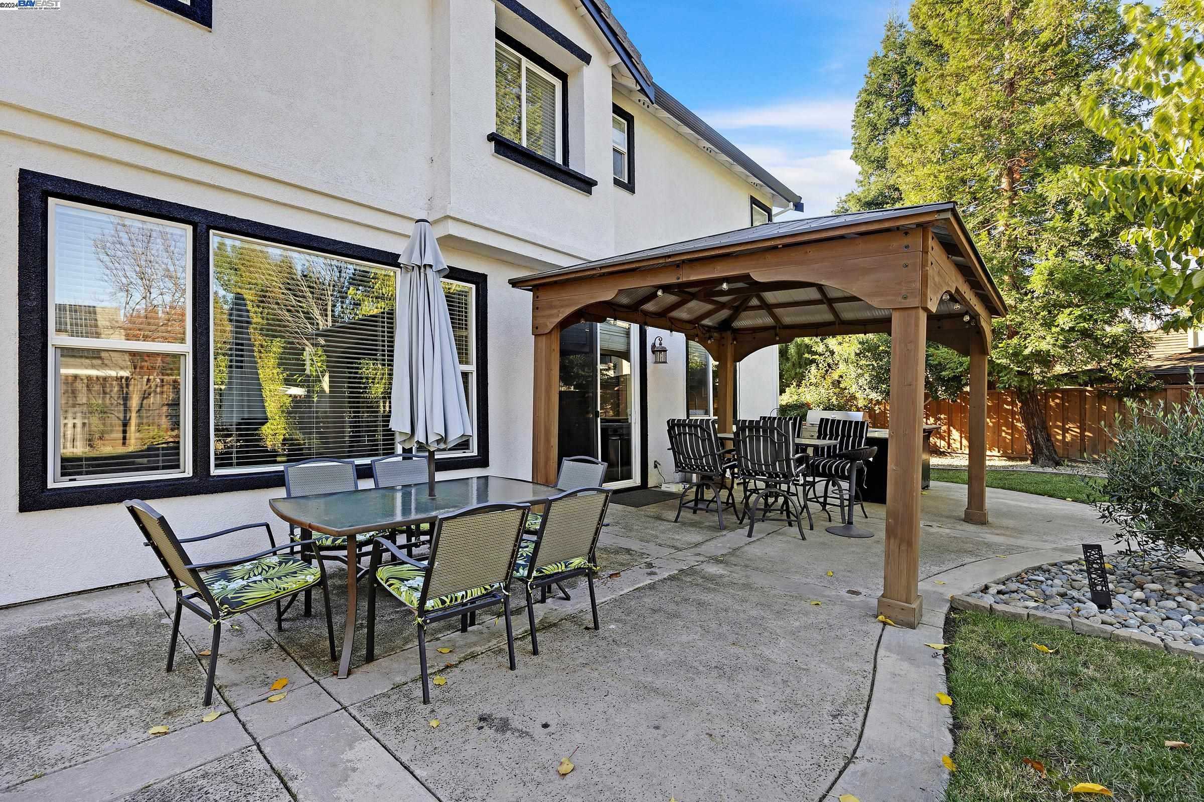 1483 Rebecca Dr