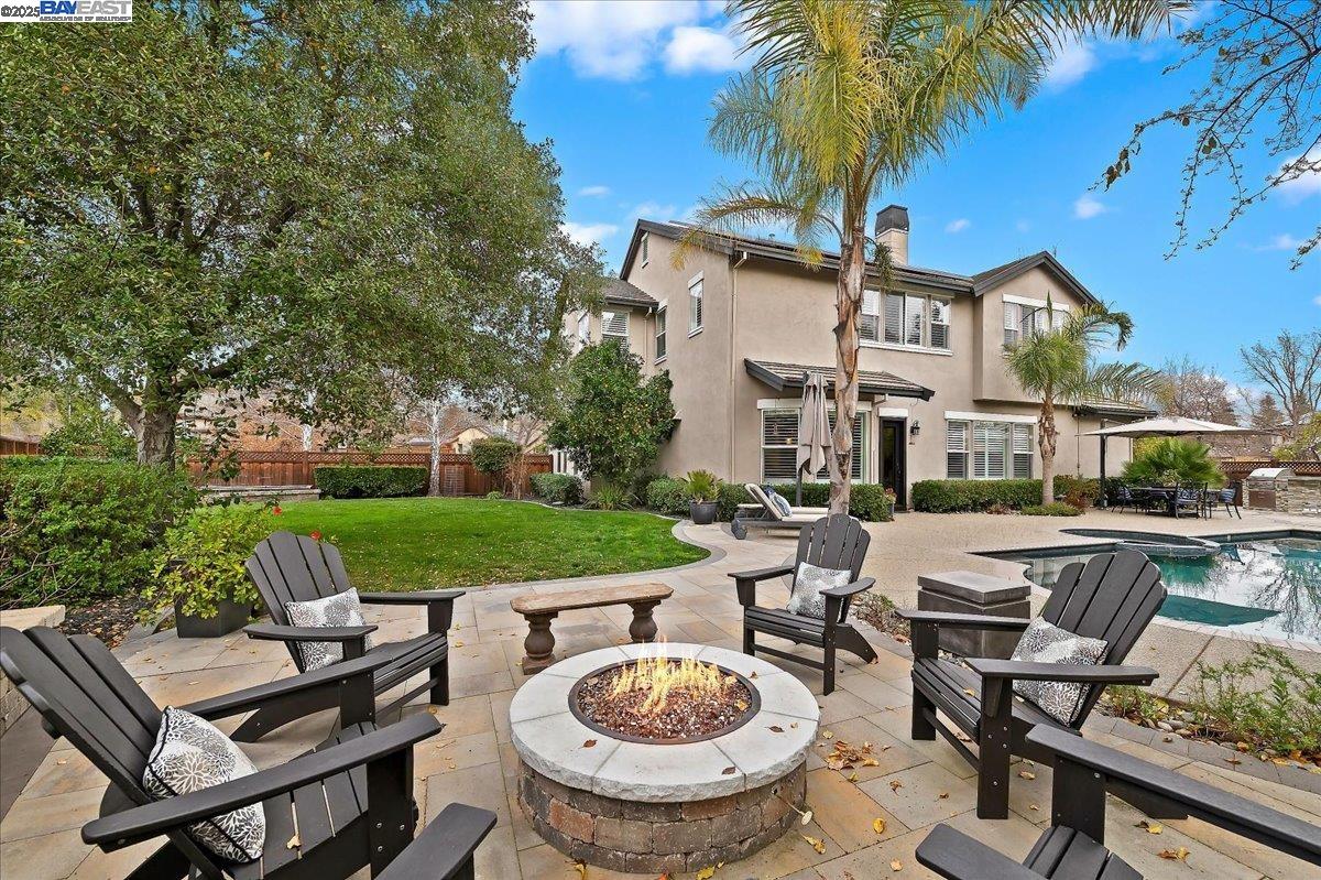 595 Old Oak Rd