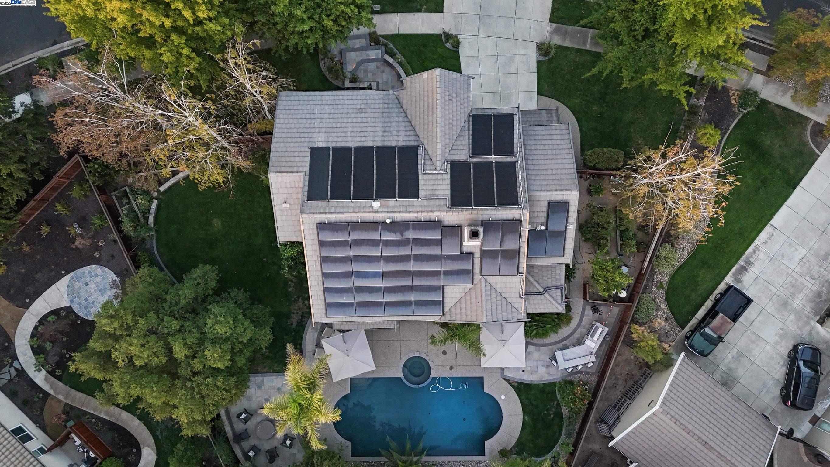 595 Old Oak Rd