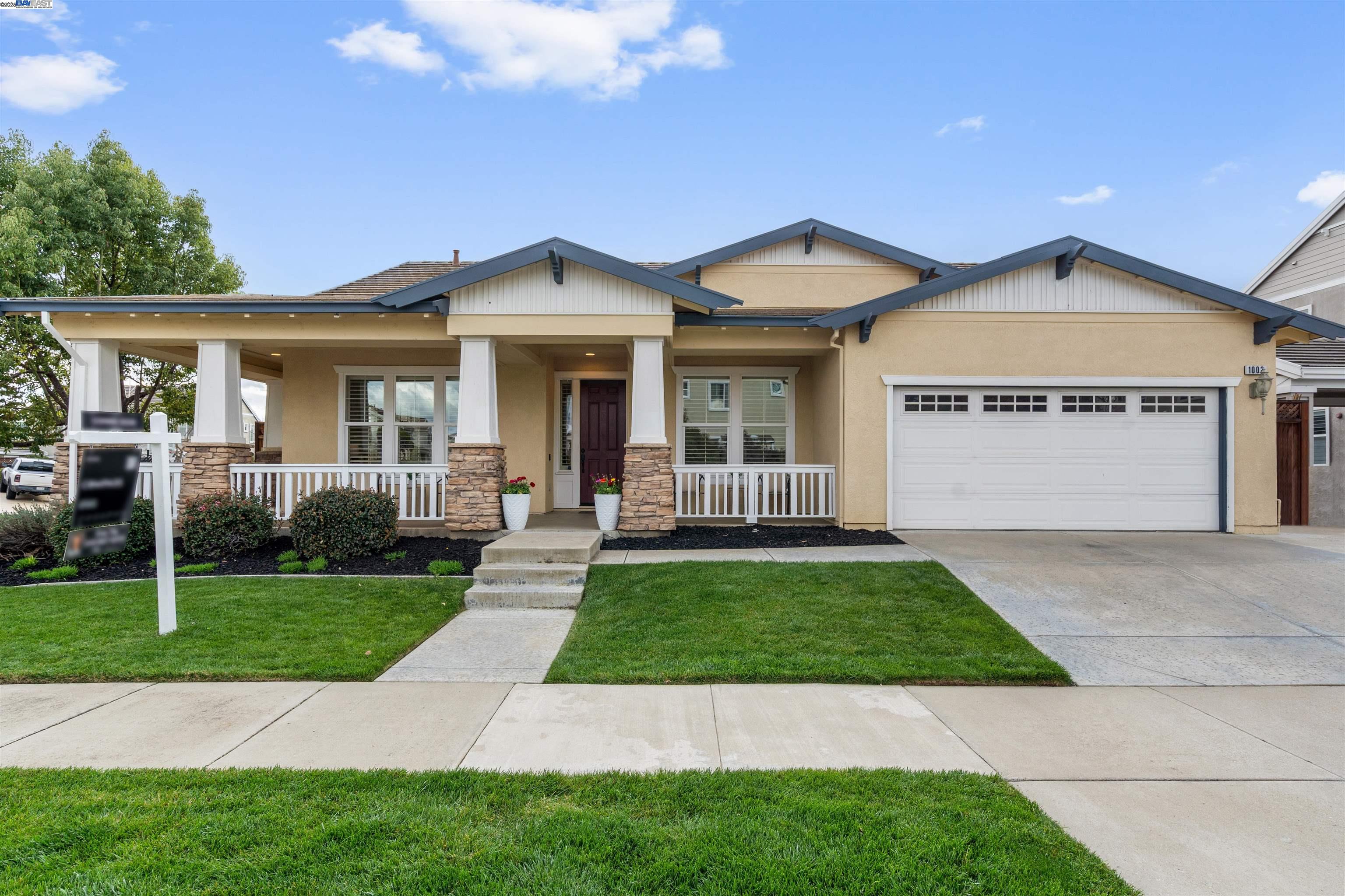 1002 Carrara Way