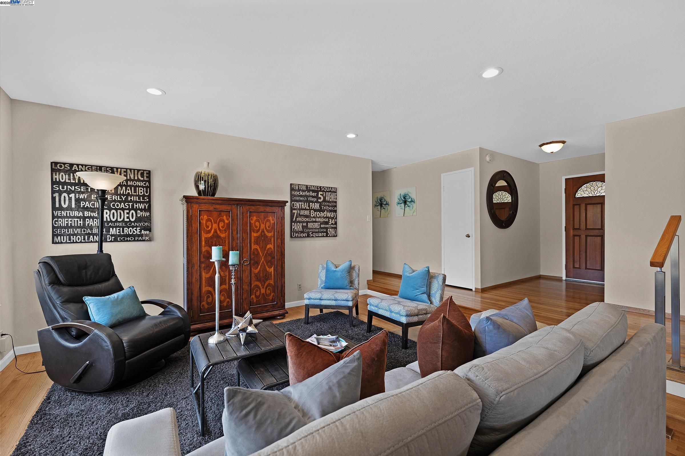 5070 Crestwood Ct