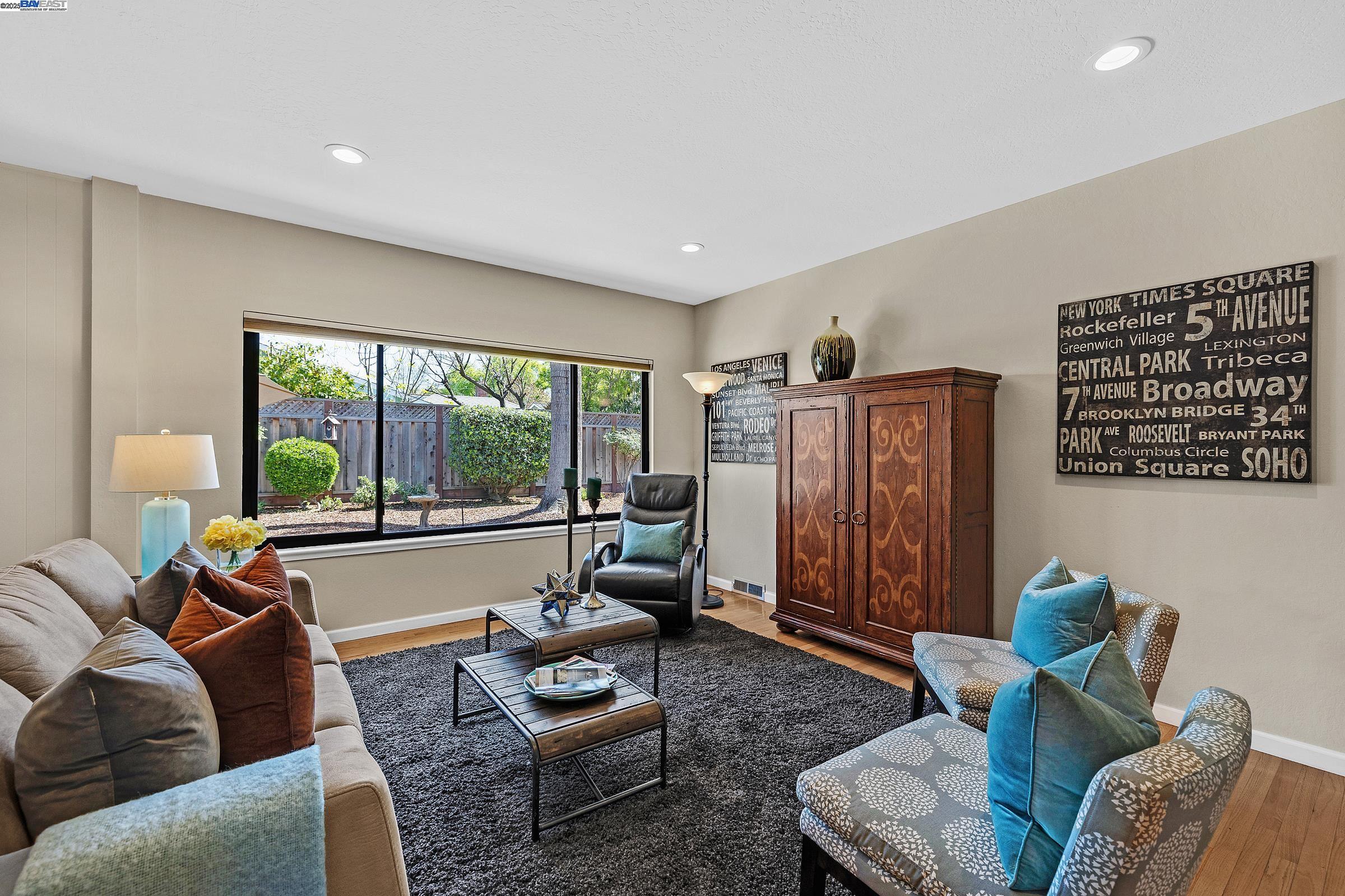 5070 Crestwood Ct