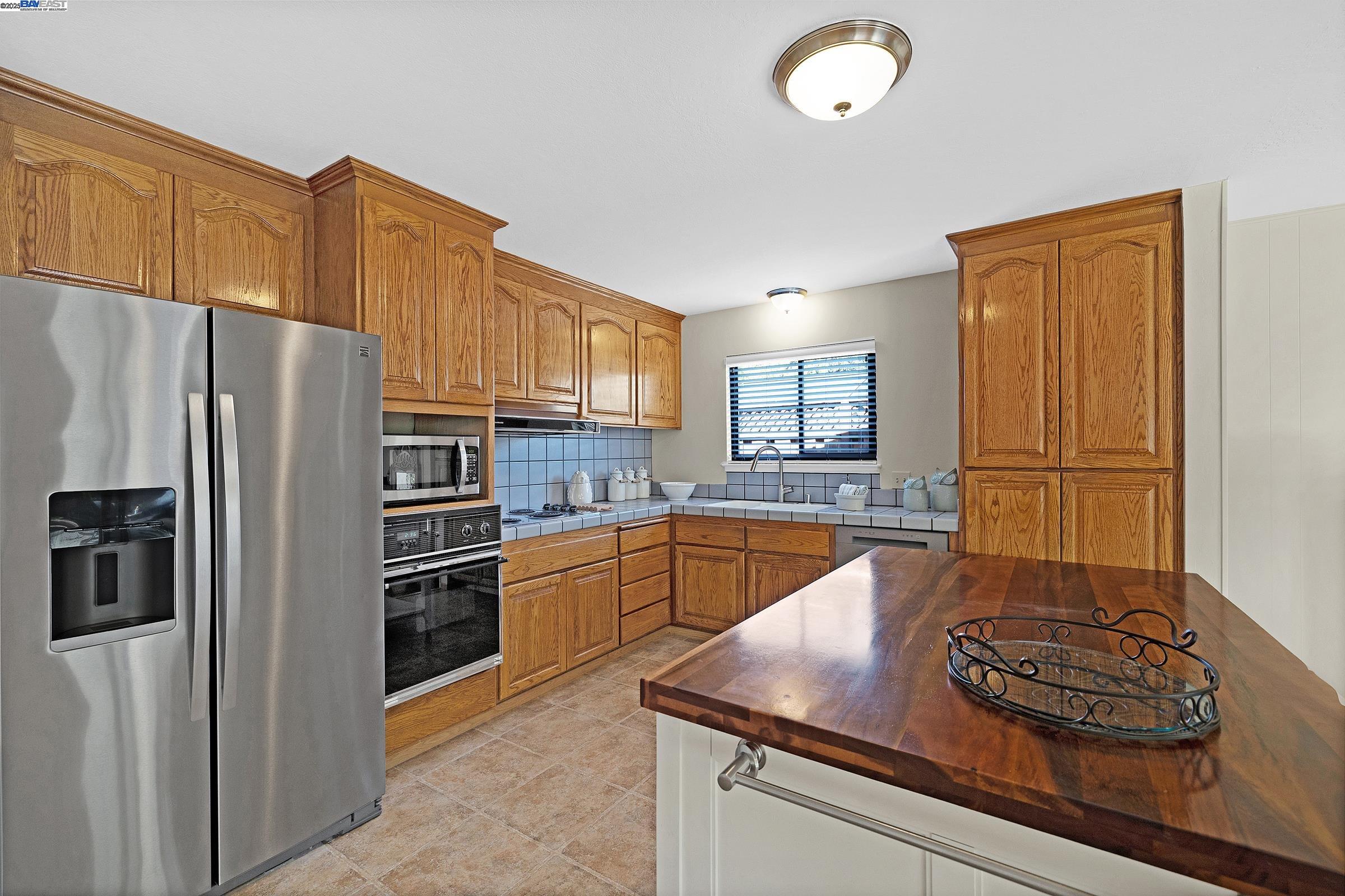 5070 Crestwood Ct