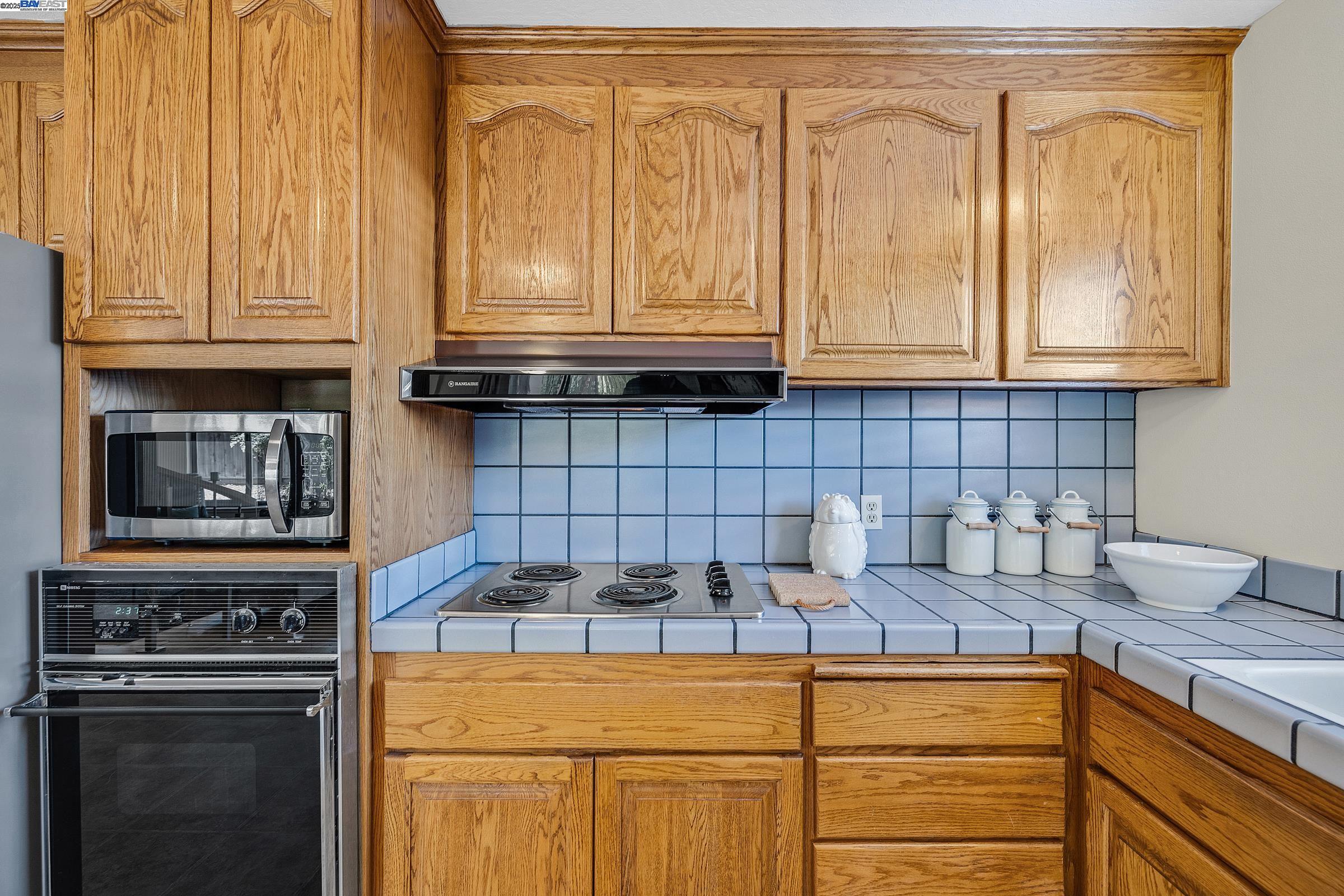 5070 Crestwood Ct
