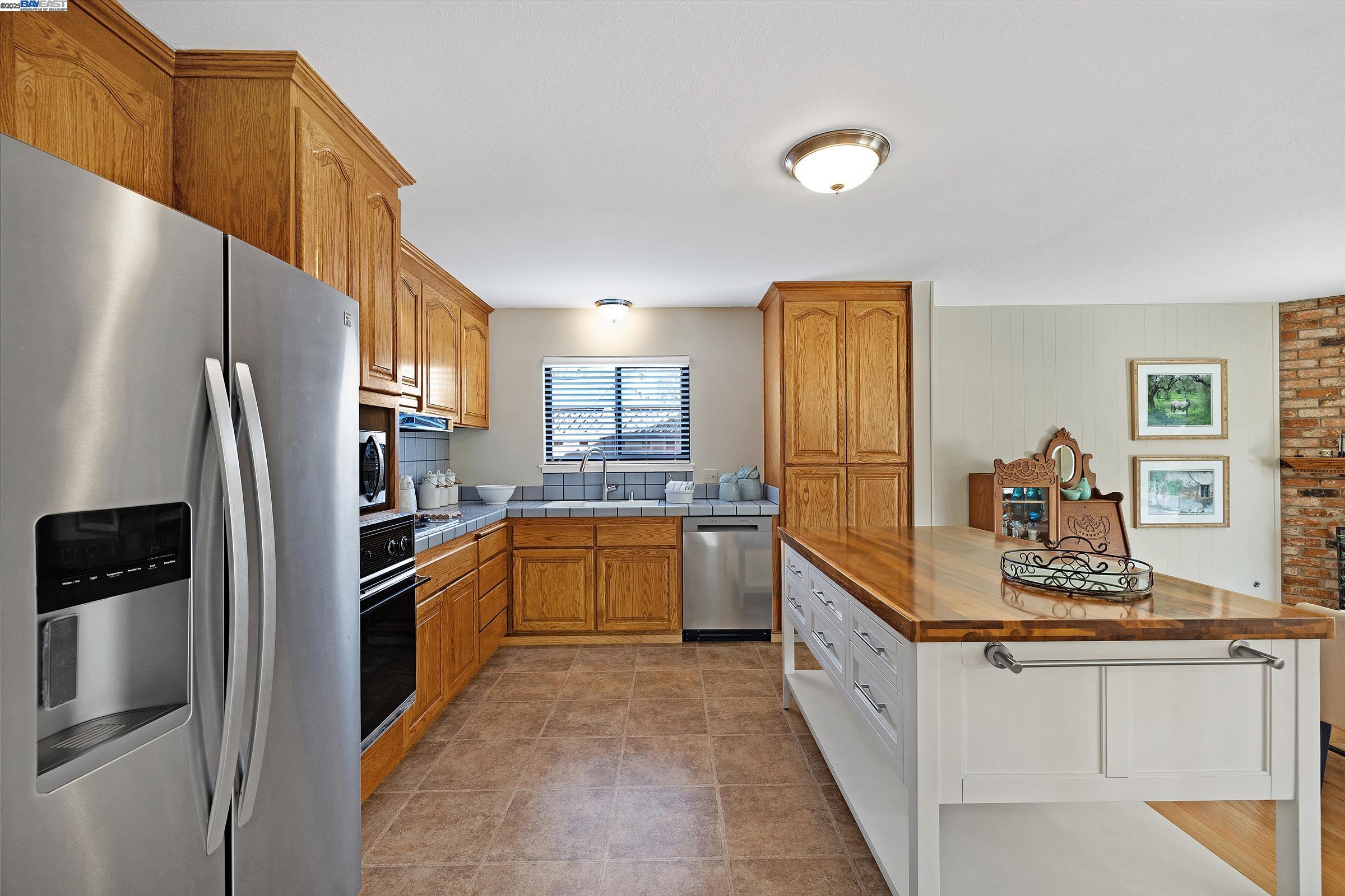 5070 Crestwood Ct