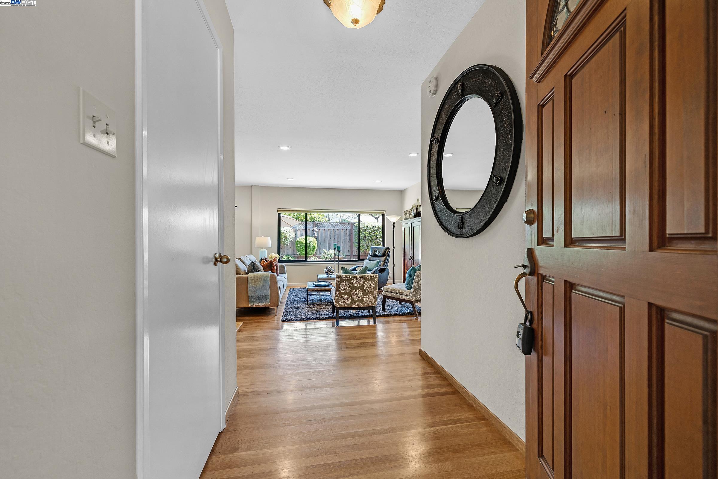 5070 Crestwood Ct
