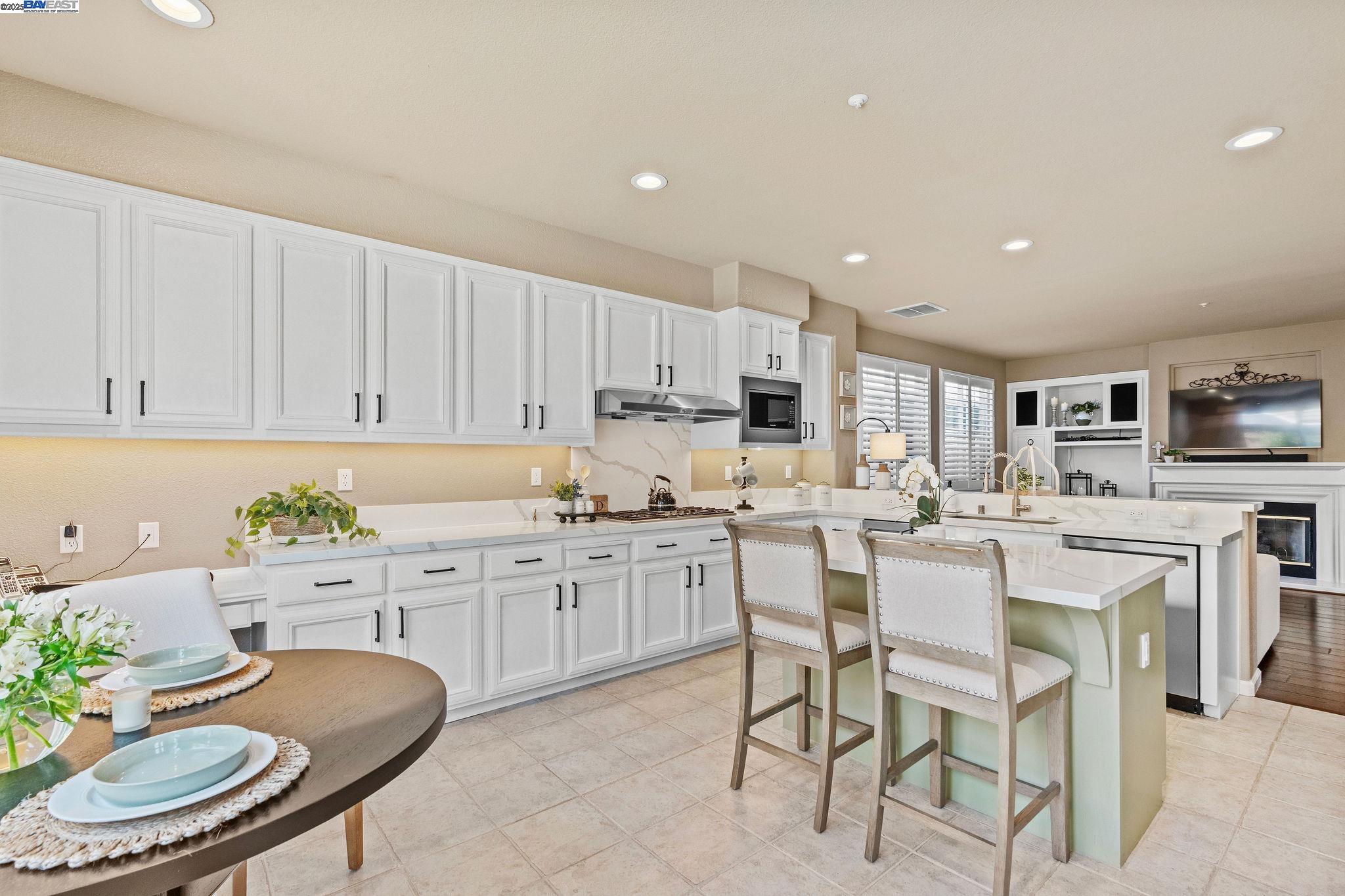 138 Tourmaline Ave