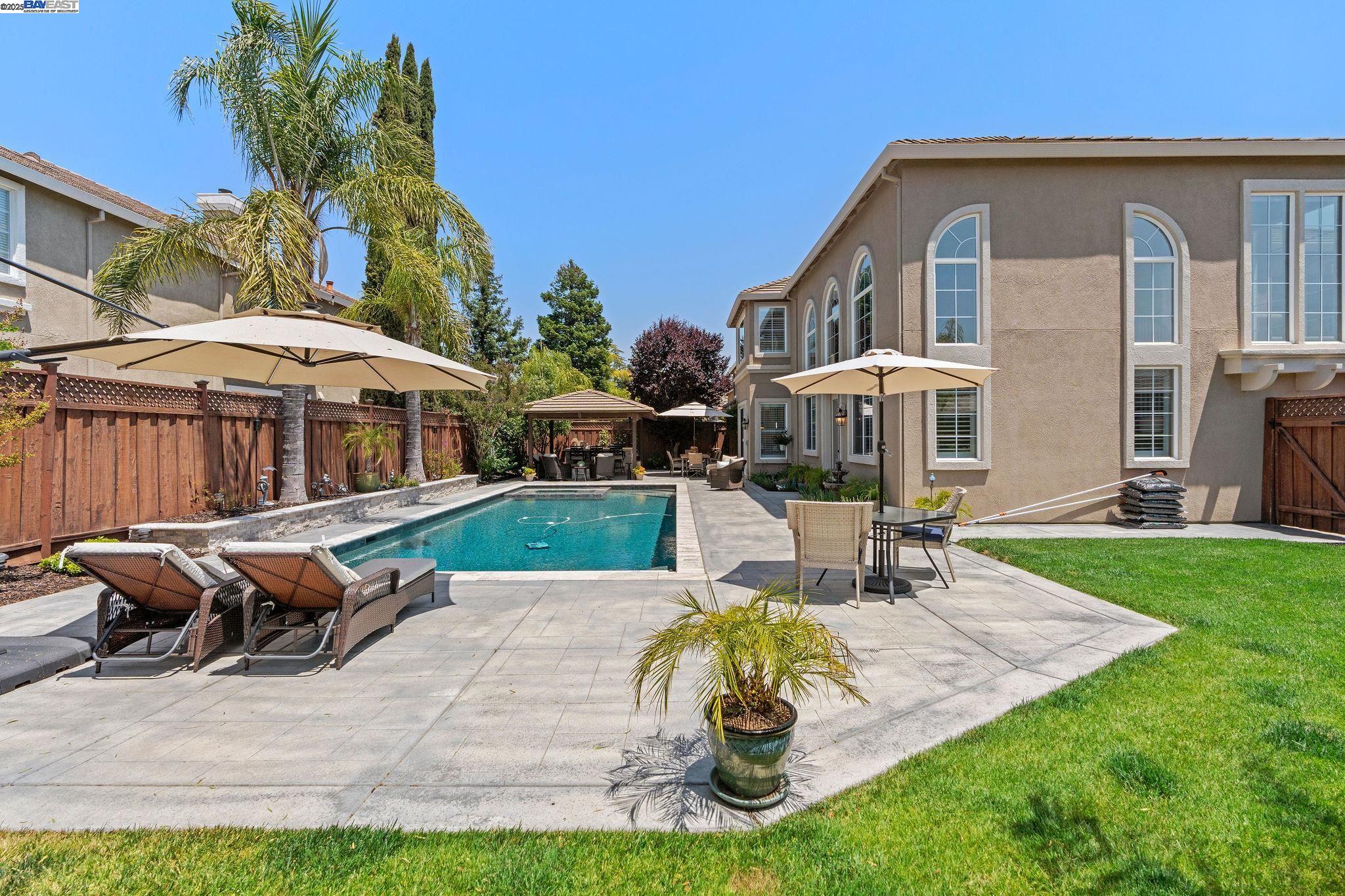 138 Tourmaline Ave