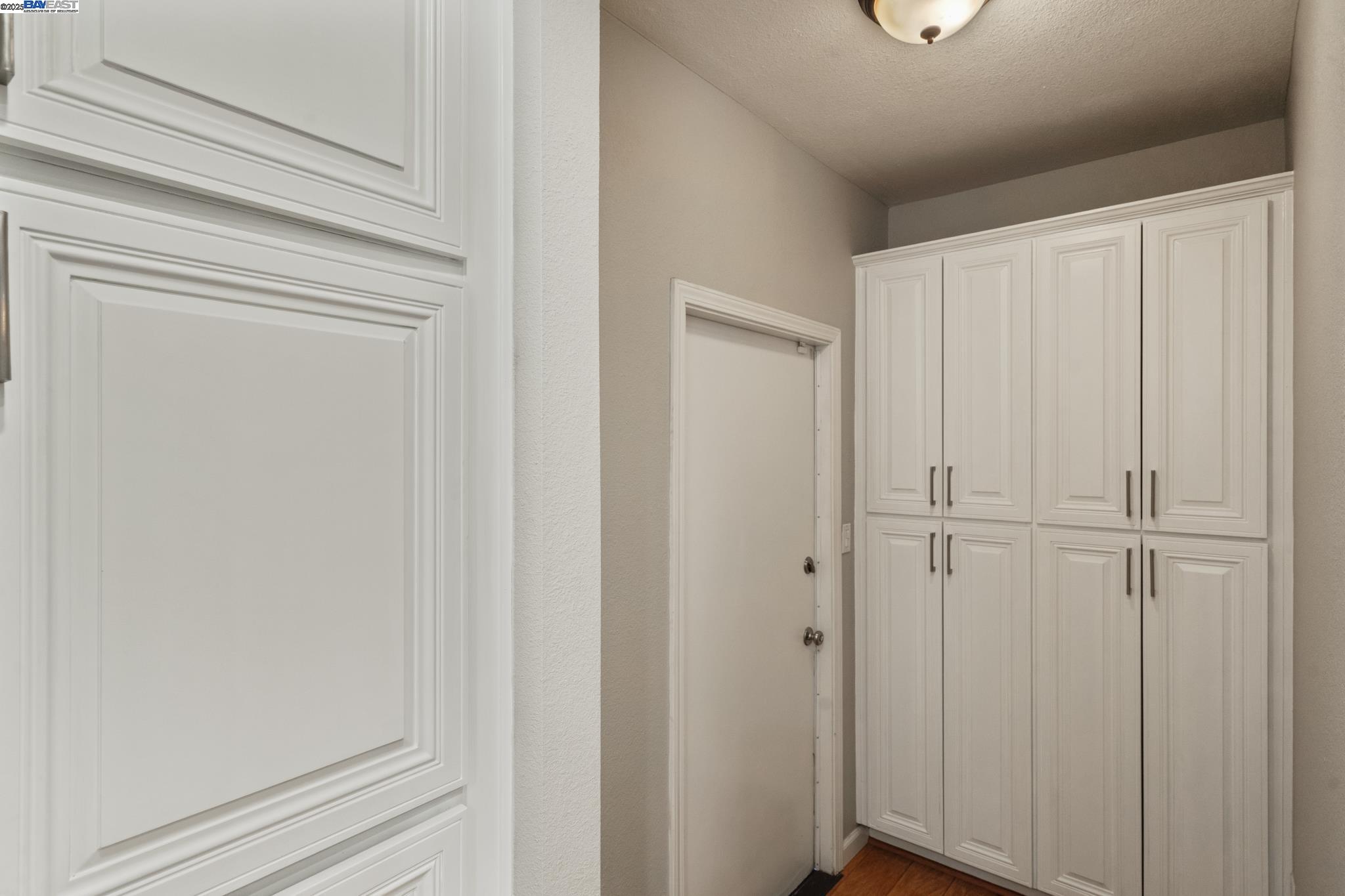 2682 Pickfair Ln