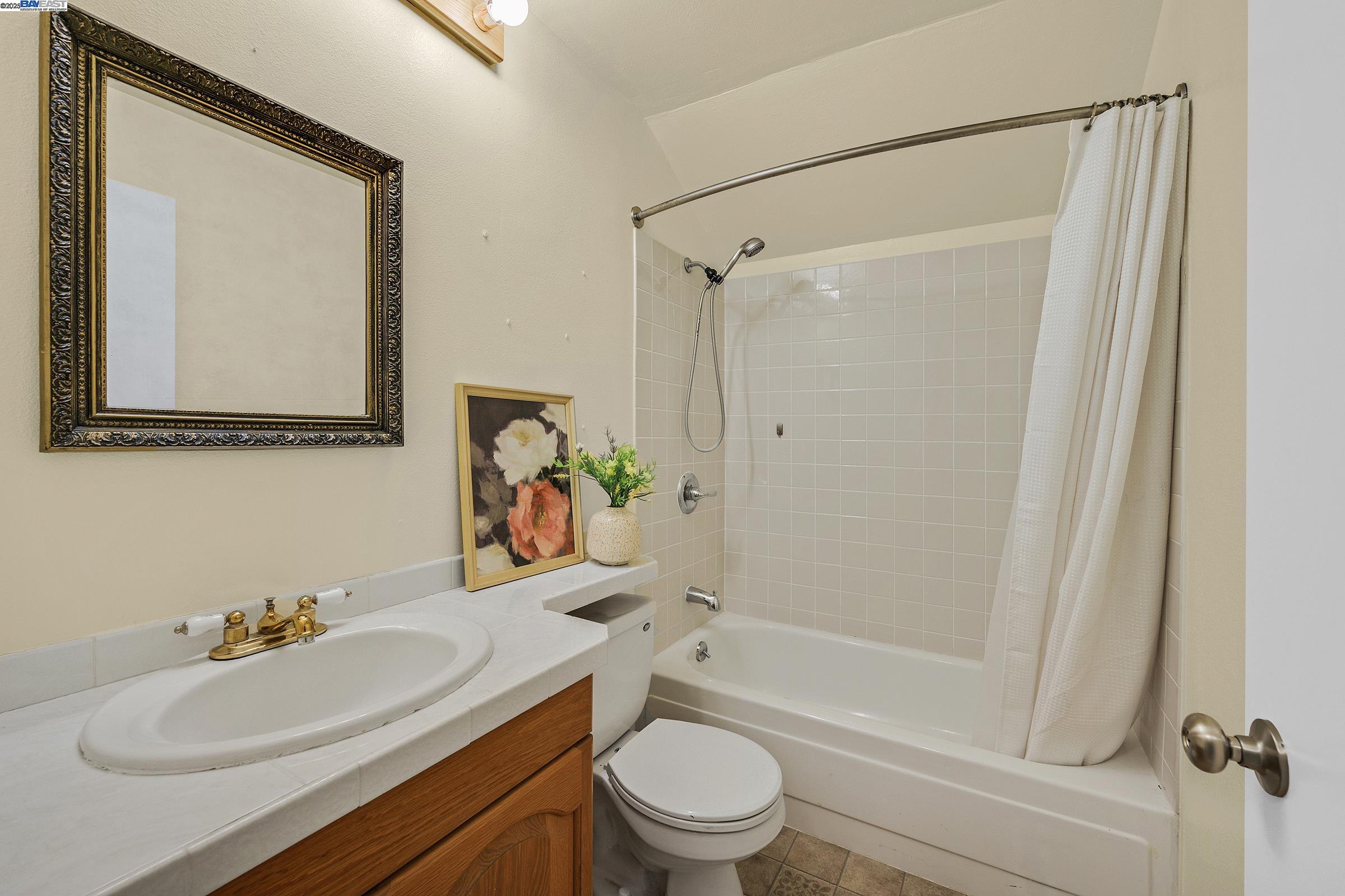 866 Cortland Way