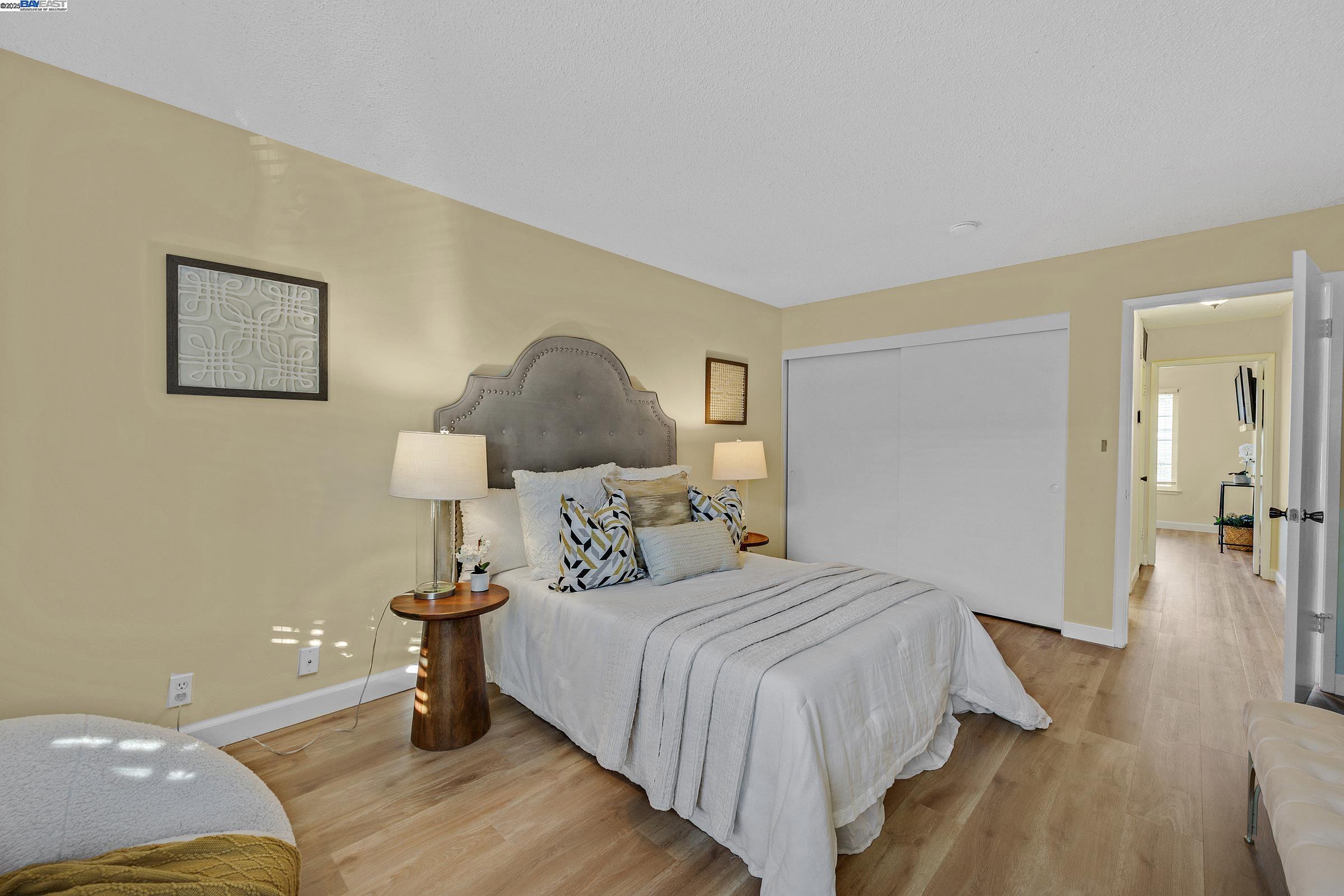 866 Cortland Way